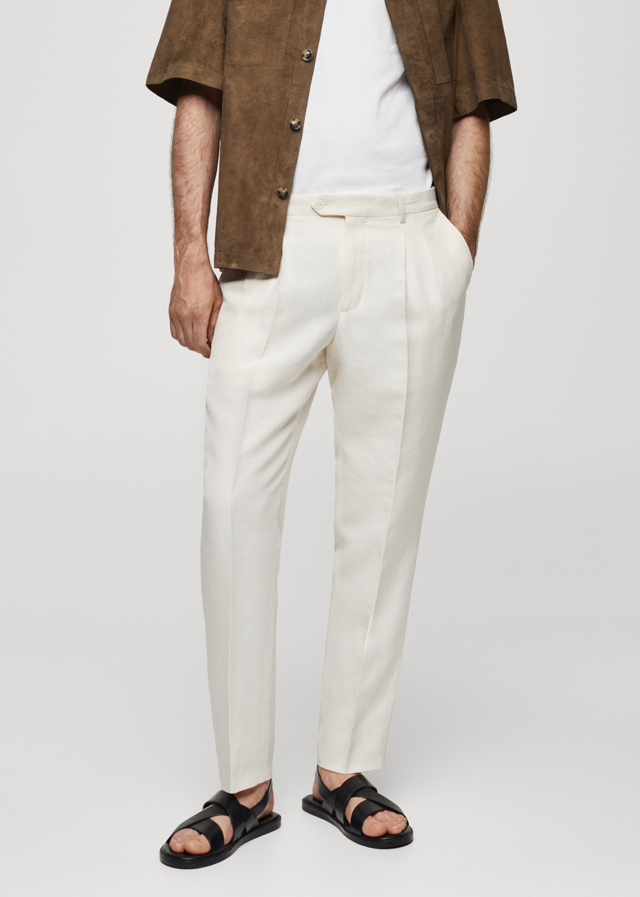 Linen slim-fit pleated trousers - Medium plane, Ecru. Ref: 67018270-00.