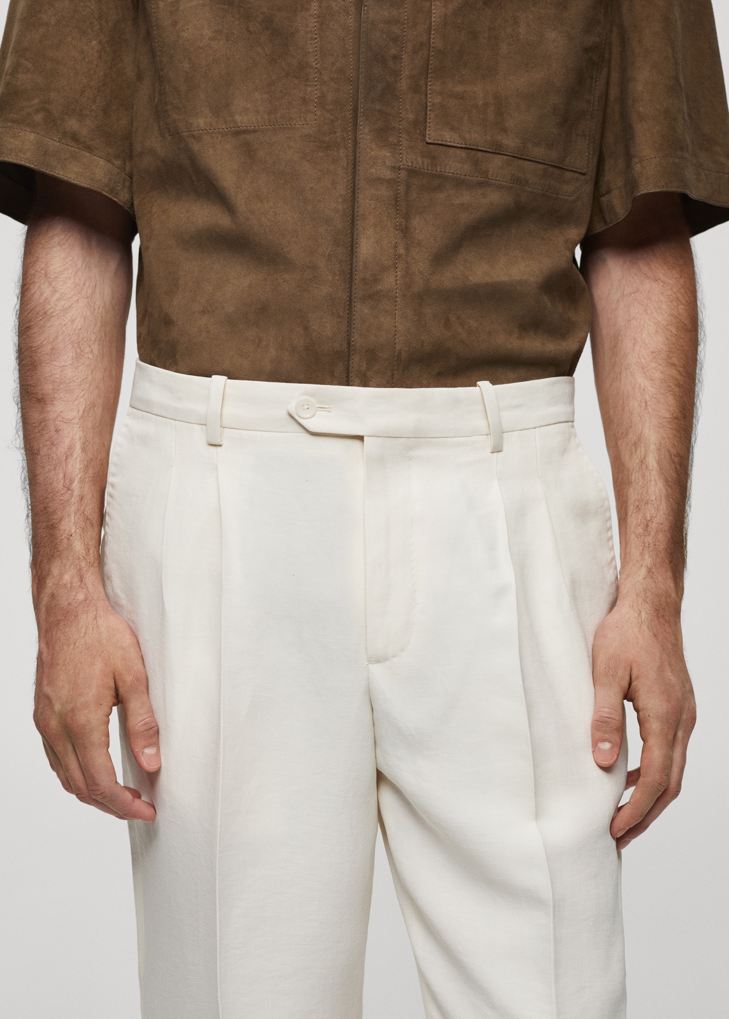 Linen slim-fit pleated trousers - Details of the article 1