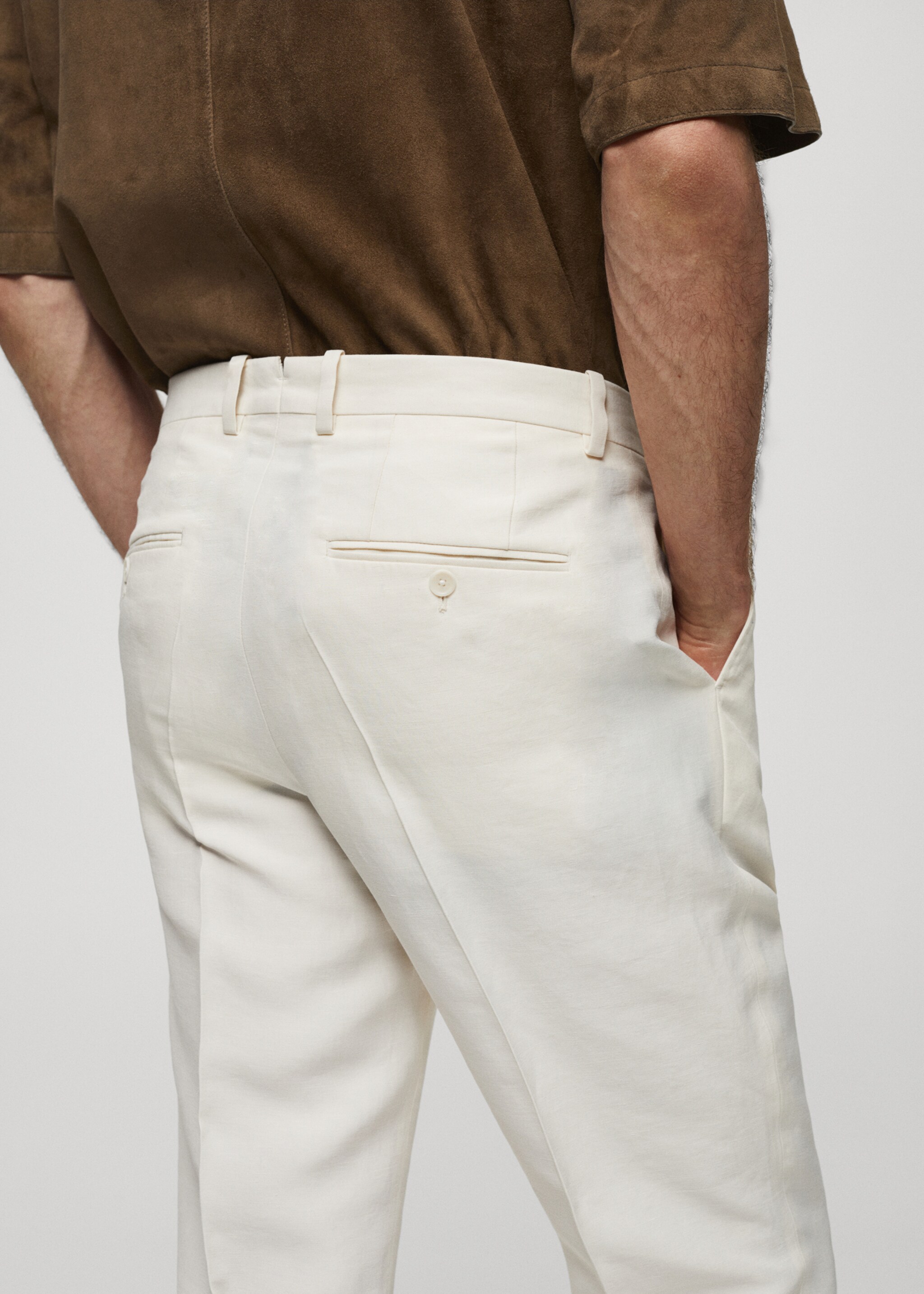 Linen slim-fit pleated trousers - Details of the article 4, Ecru. Ref: 67018270-00.