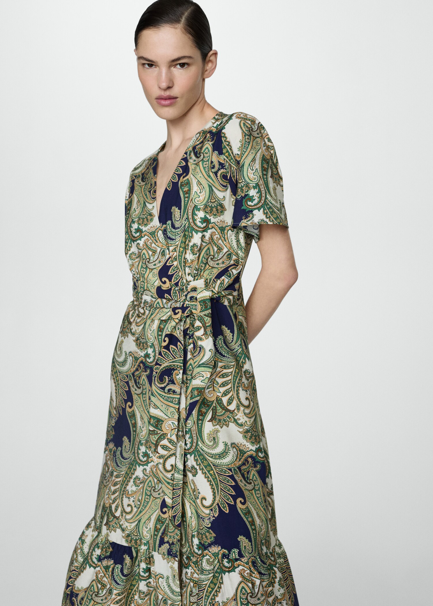 Bedrucktes Kleid mit Taillenband - Mittlere Ansicht