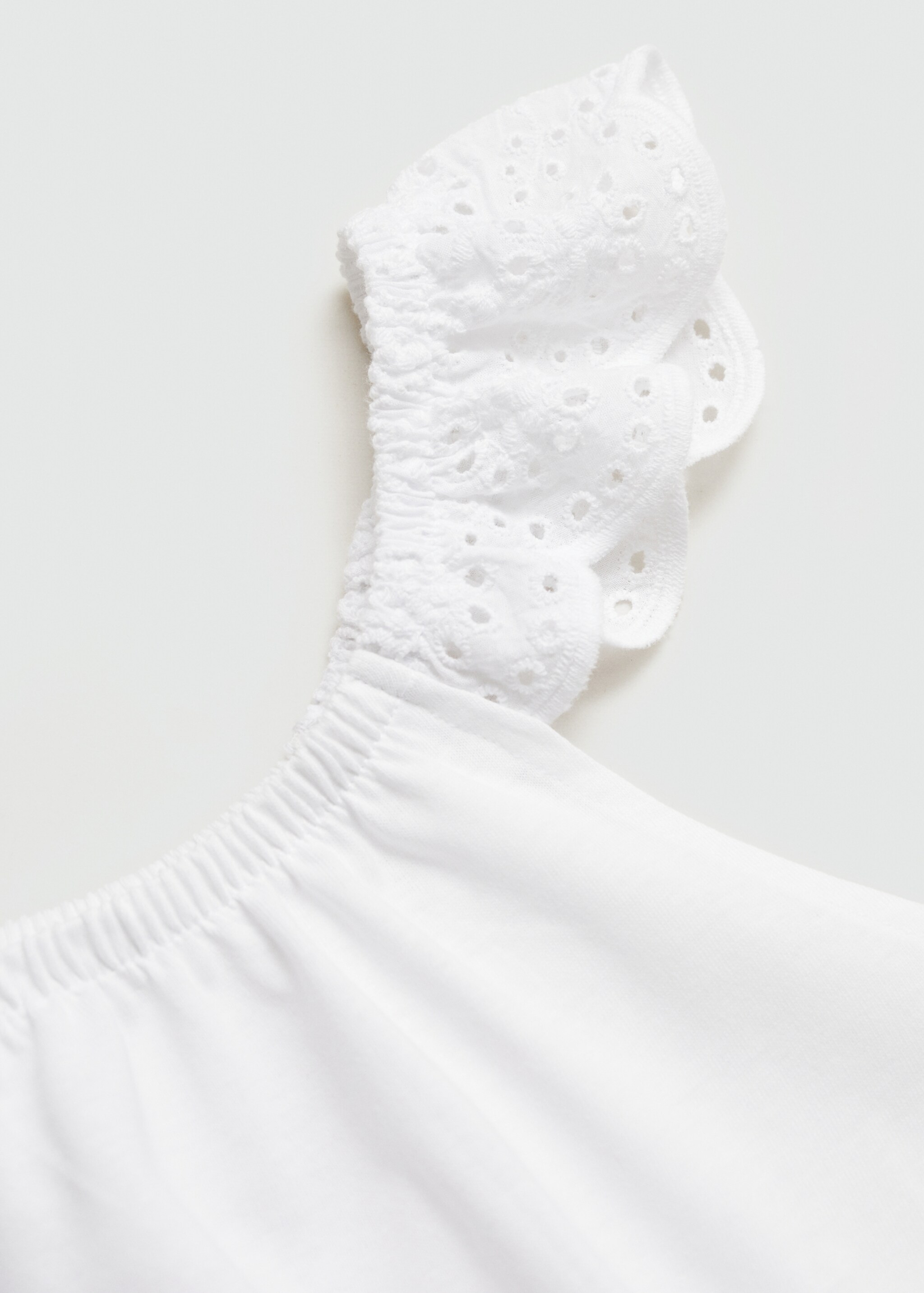 Ruffled strap t-shirt - Details of the article 8