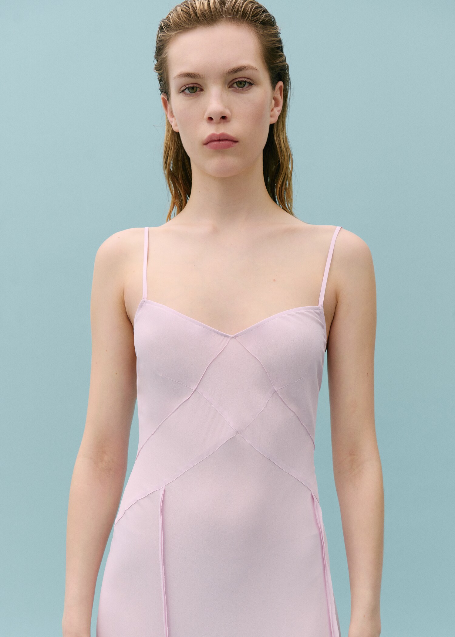 Kleid in Godet-Form mit Ziernähten - Detail des Artikels 1