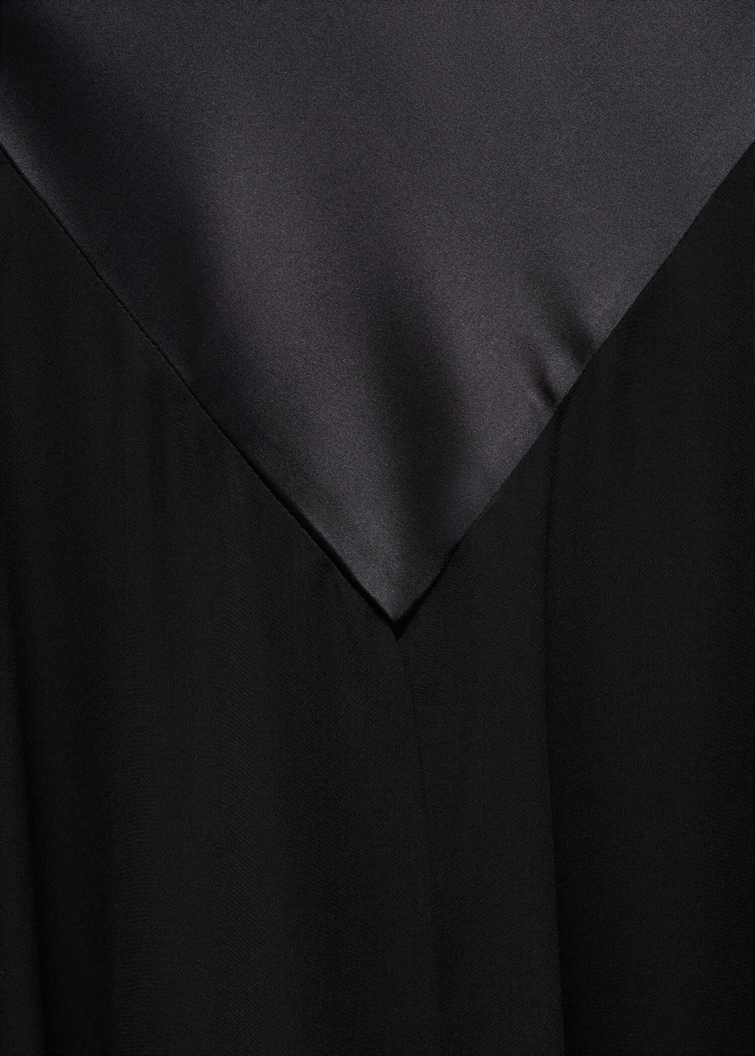 Halbdurchsichtiges Seidenkleid mit kombiniertem Unterkleid - Detail des Artikels 8