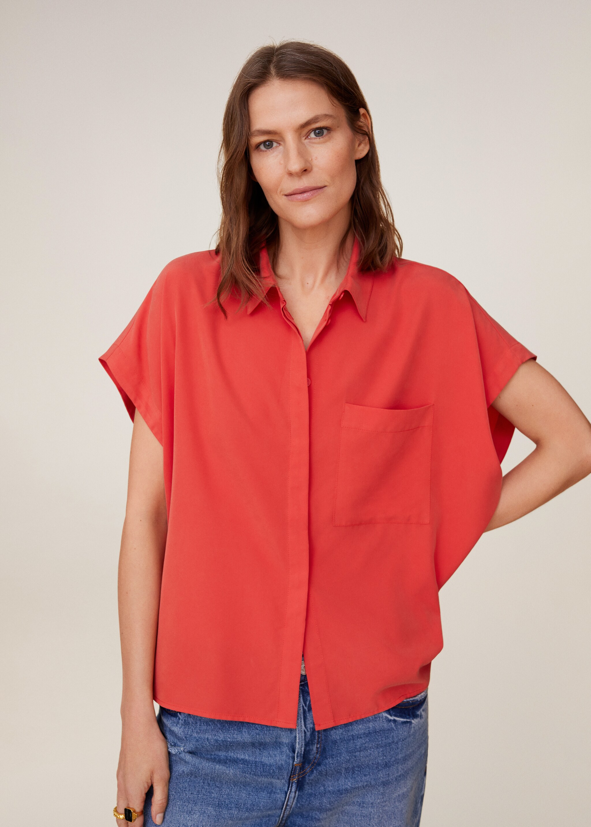 Camisa modal bolsillo - Plano medio