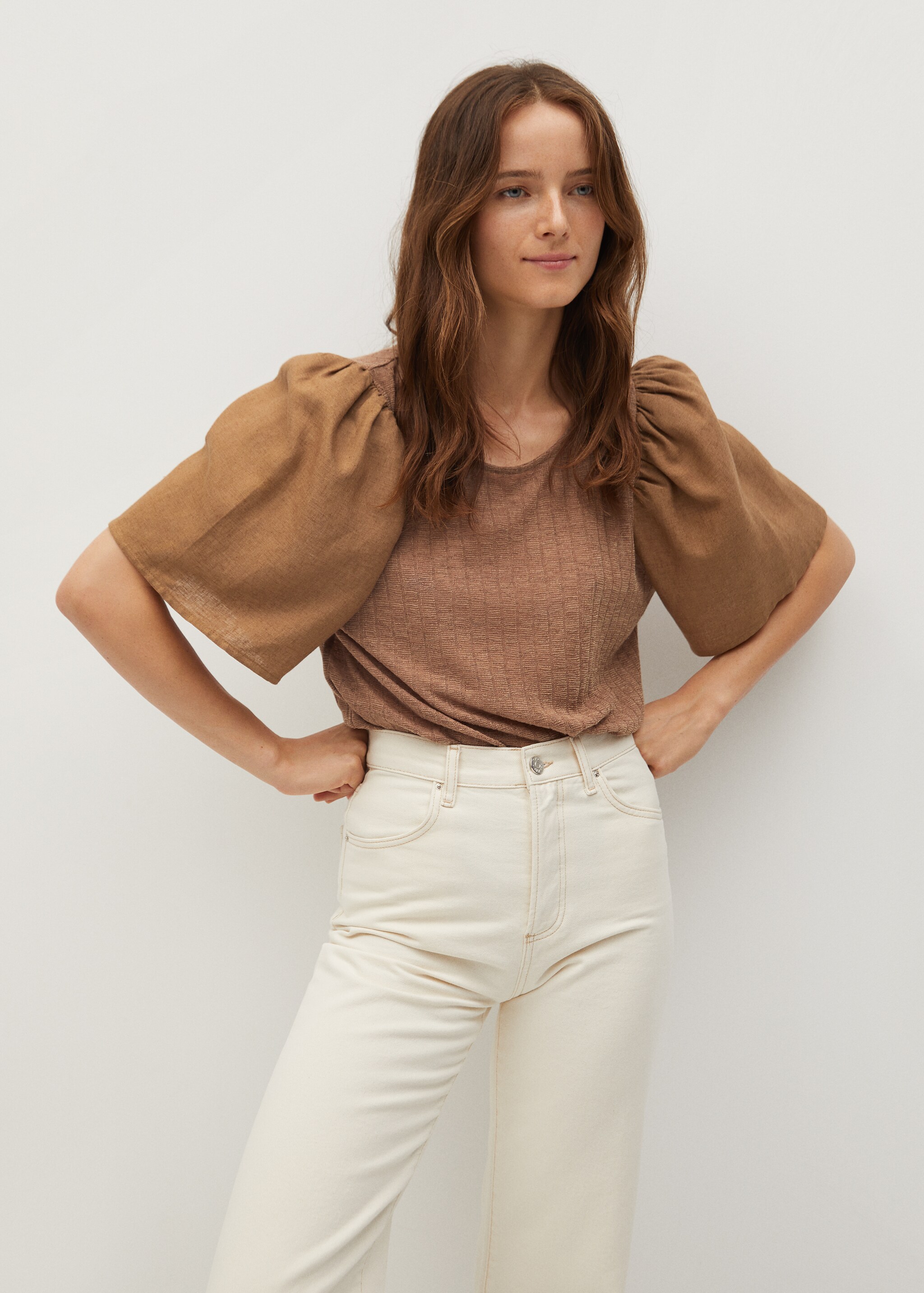 Blusa manga abullonada - Plano medio