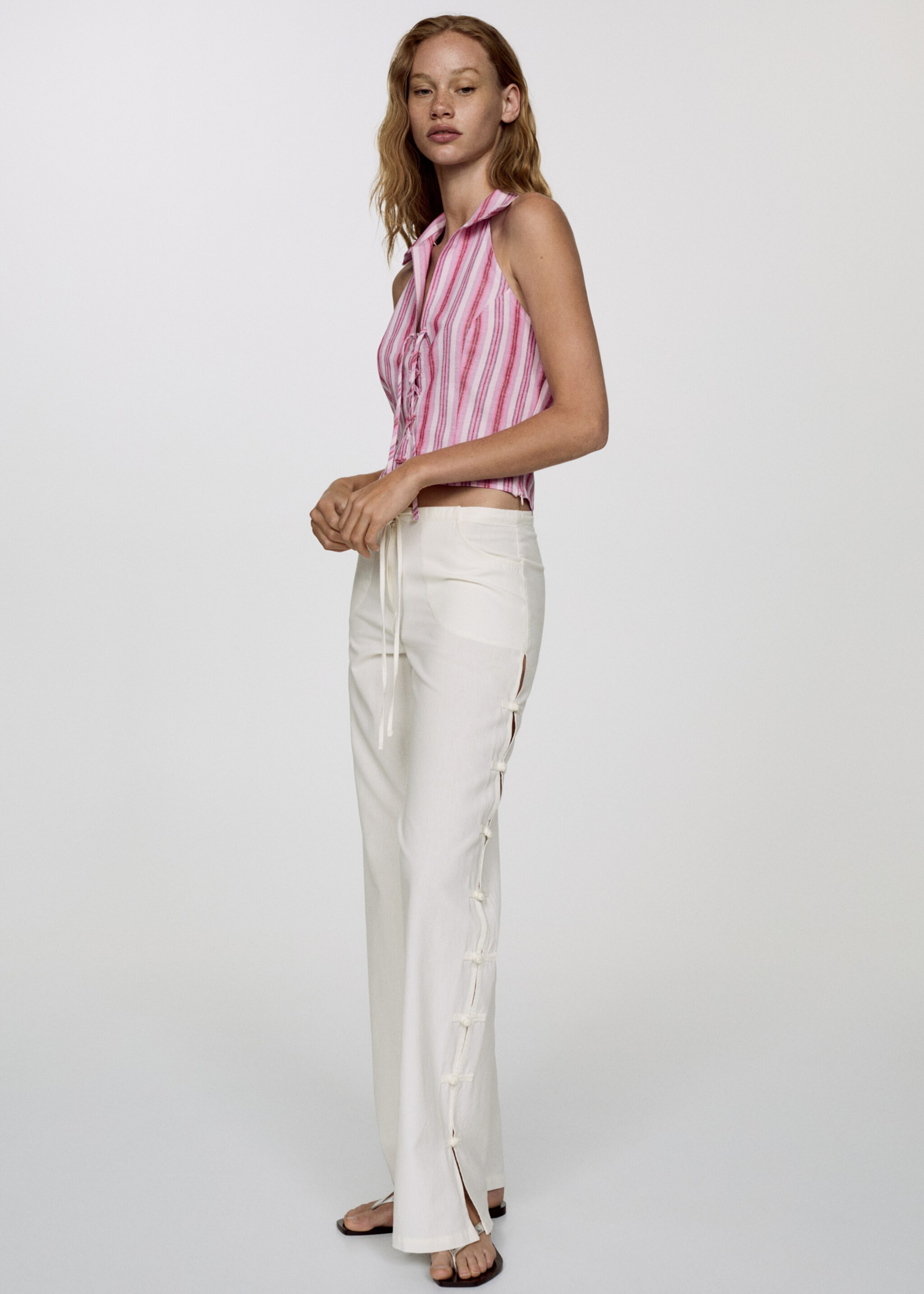 Wideleg trousers with buttons - Details of the article 2