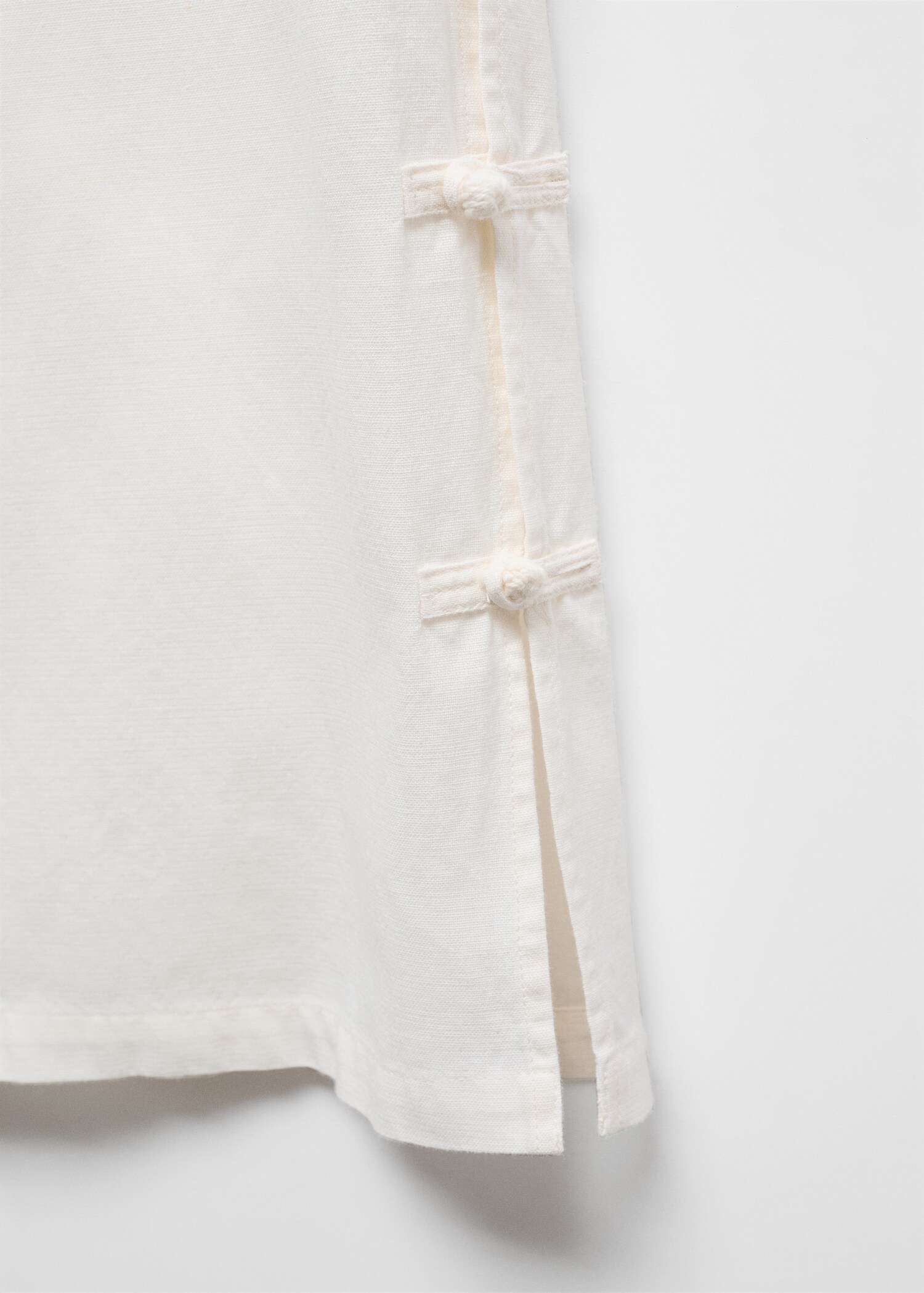 Wideleg trousers with buttons - Details of the article 8