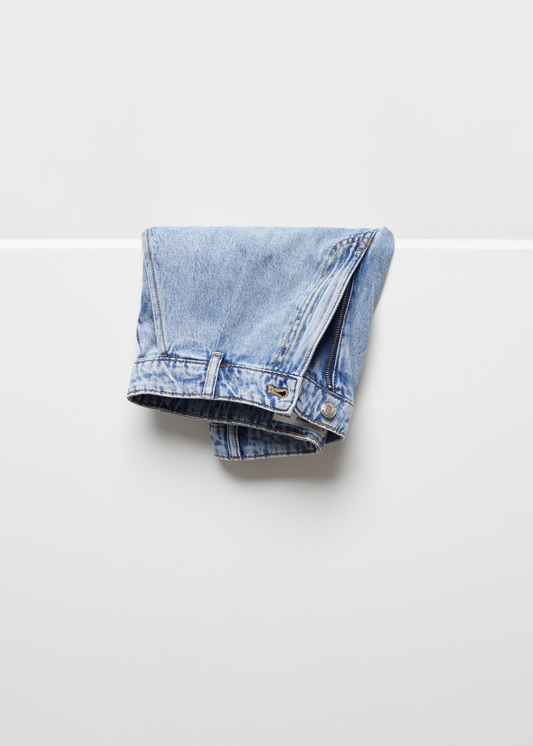 Slouchy denim shorts - Details of the article 8, Medium Blue. Ref: 67020258-00.