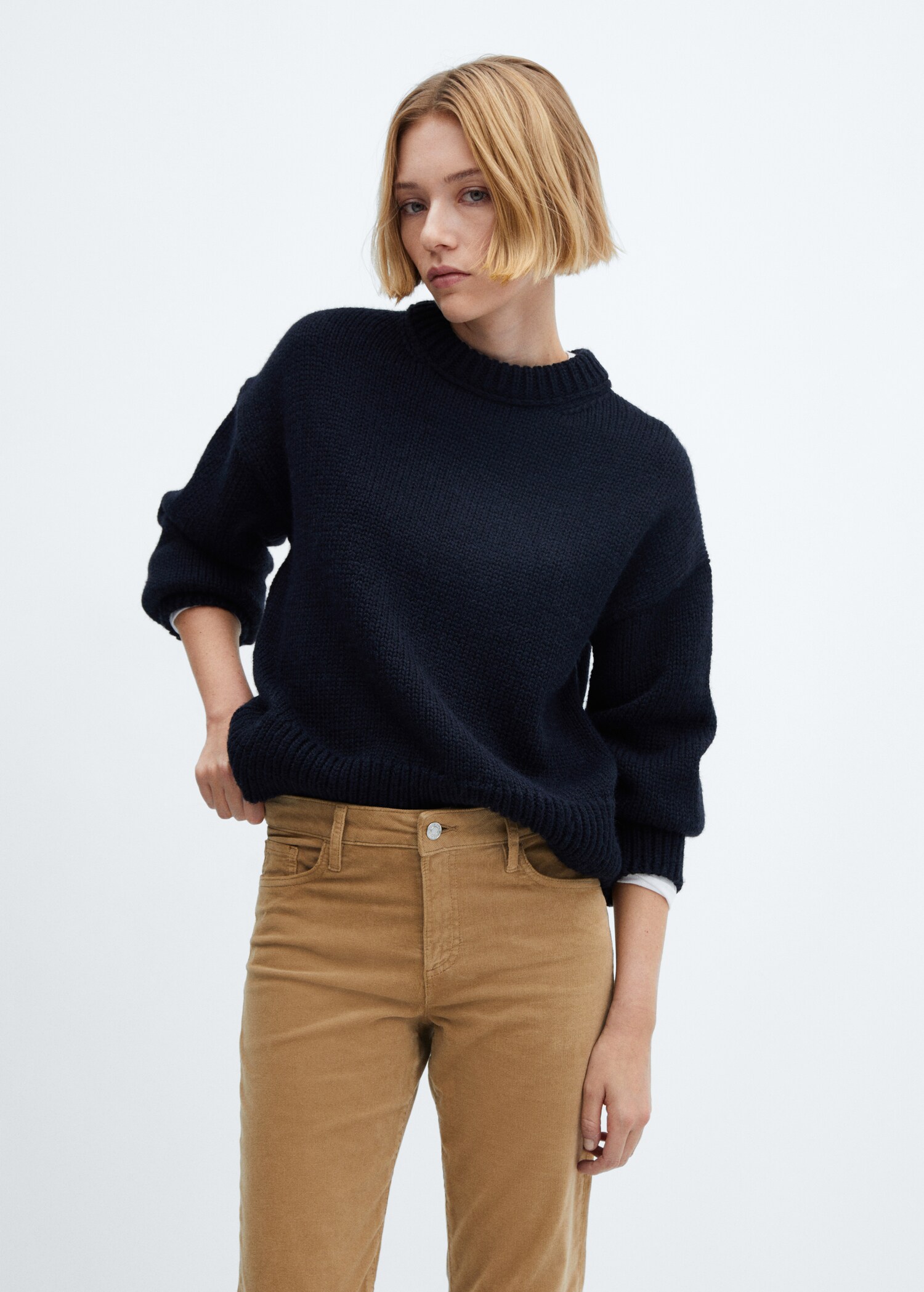 Mid-rise corduroy flared trousers - Details of the article 1