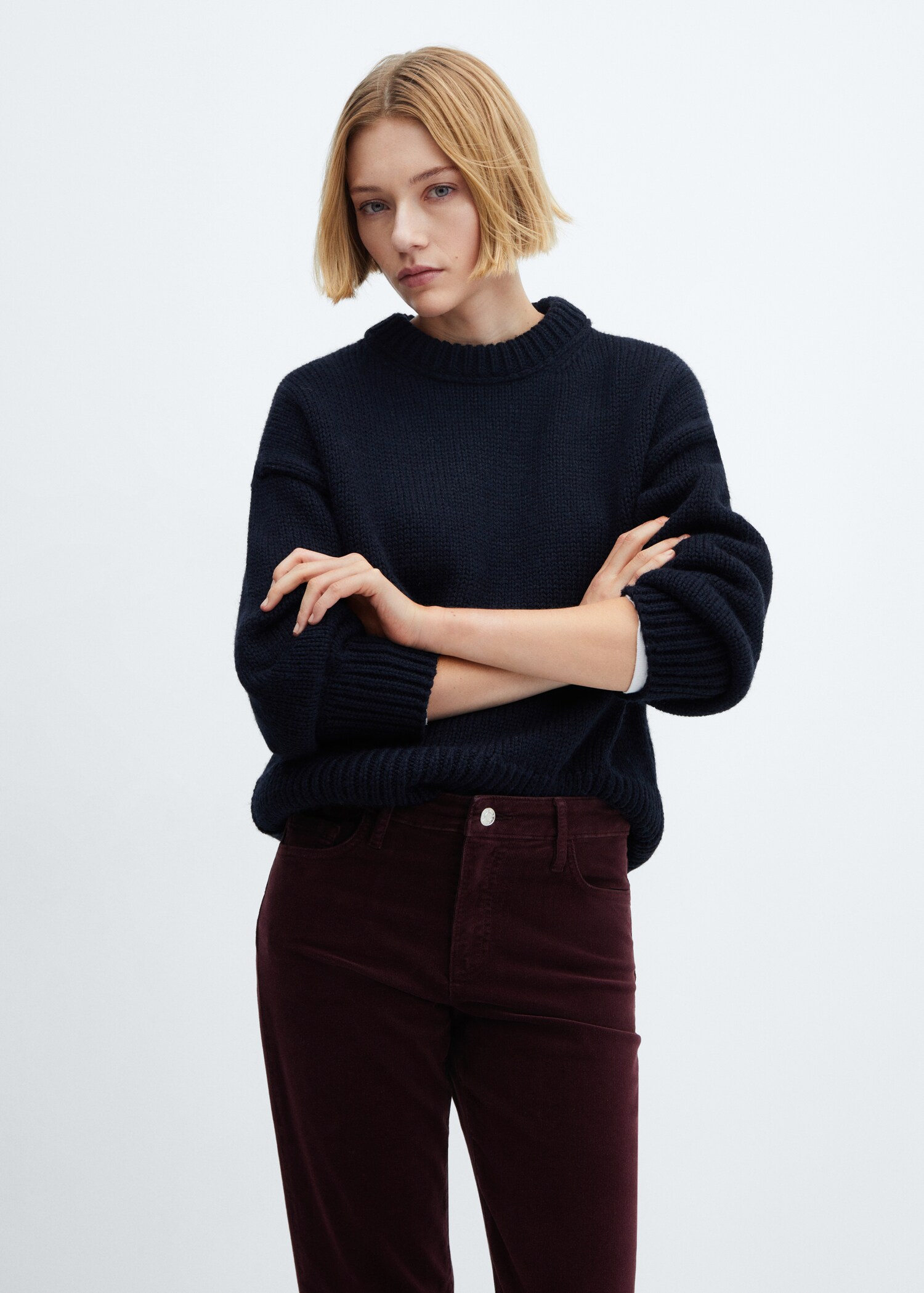 Mid-rise corduroy flared trousers - Details of the article 1