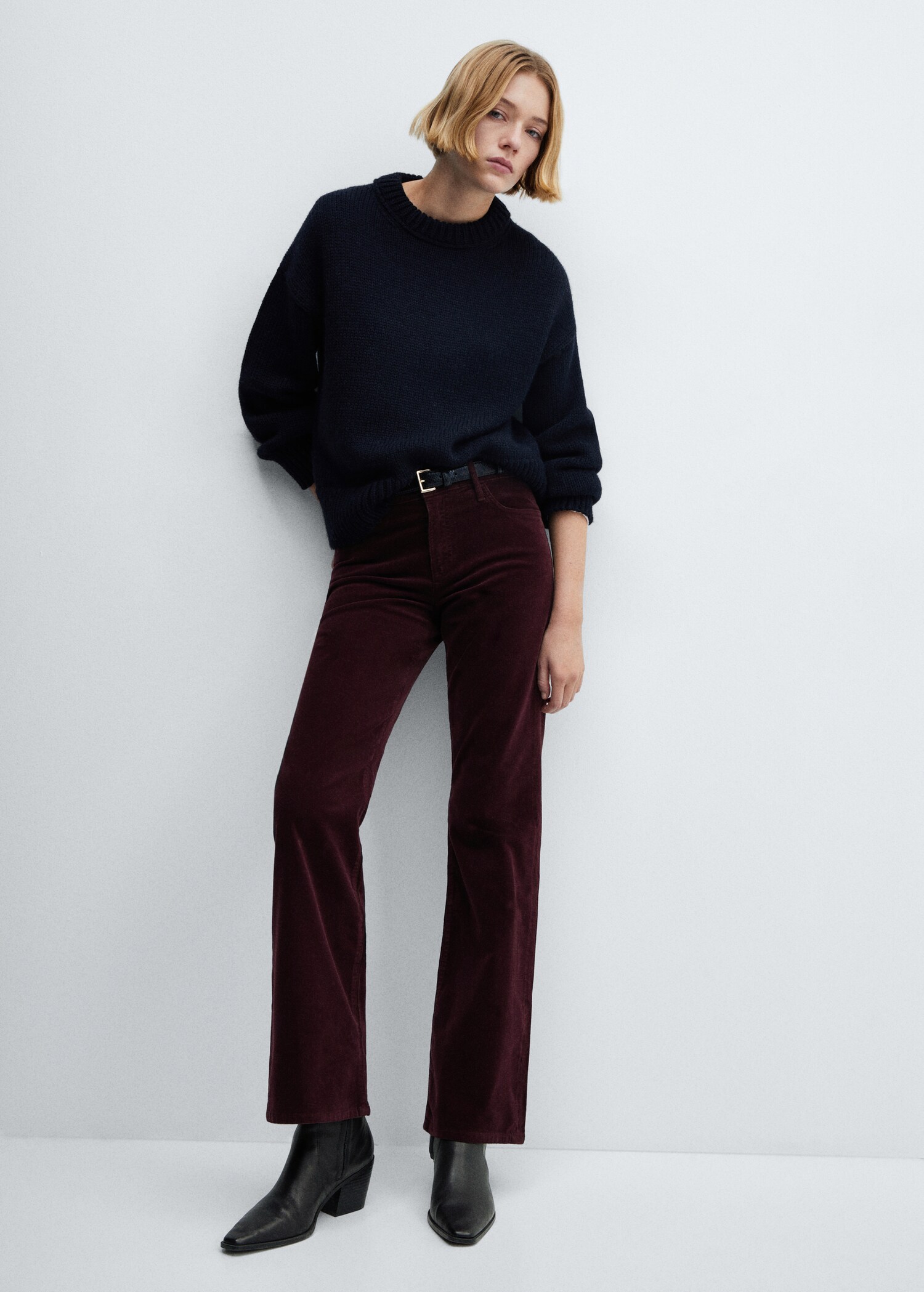 Mid-rise corduroy flared trousers - Details of the article 2