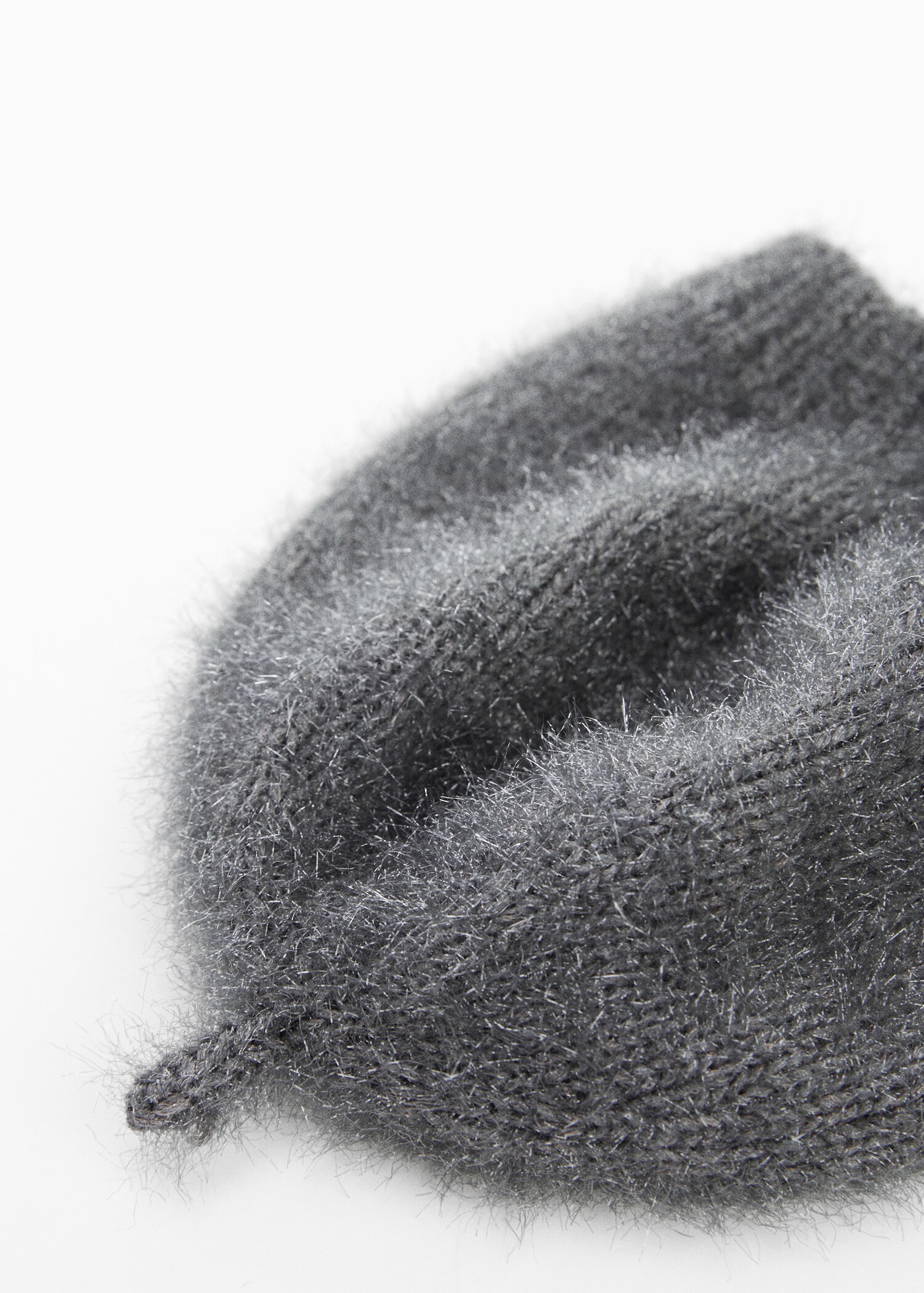 Fur-effect beret - Details of the article 1