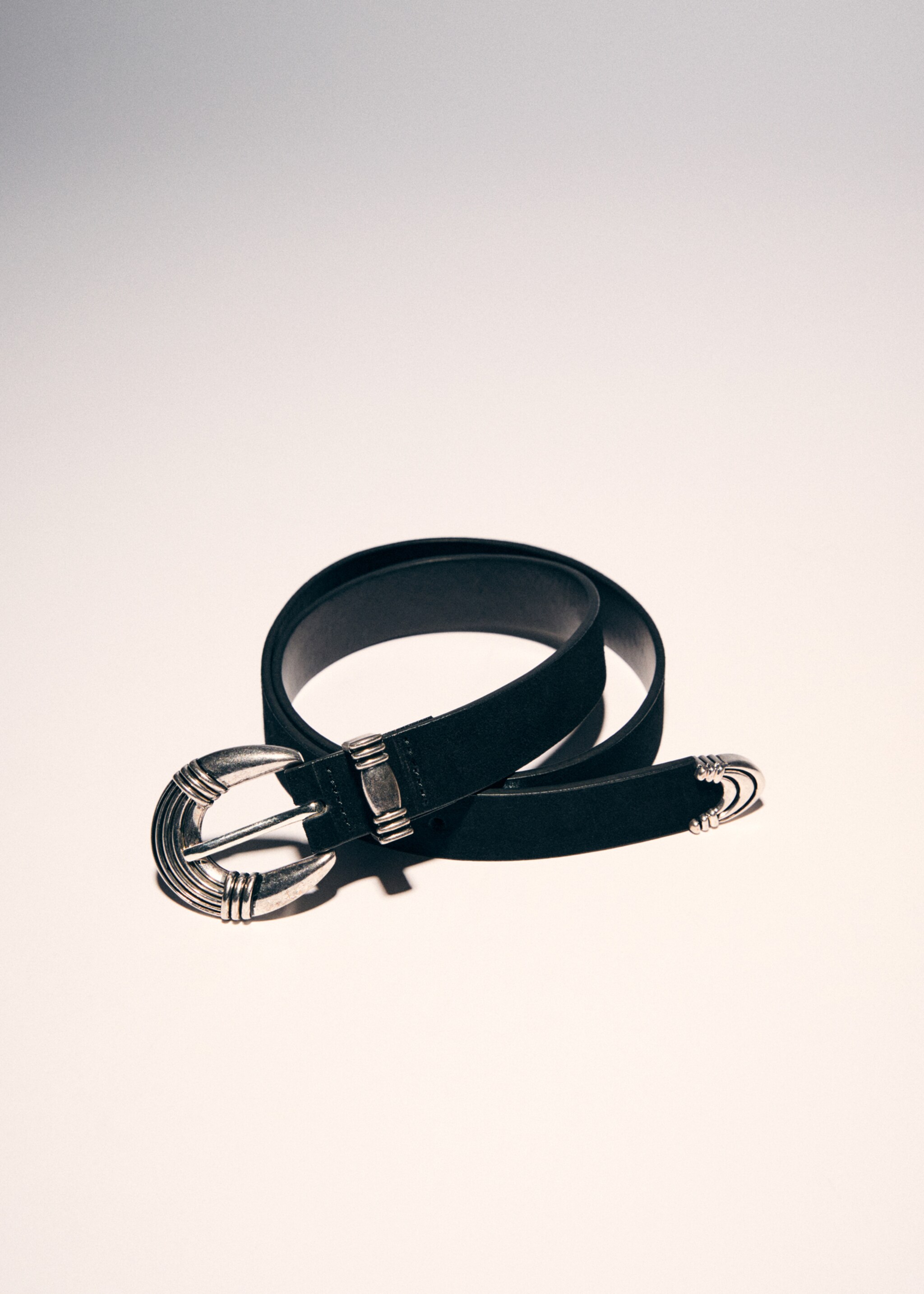 Buckle leather belt - Details of the article 9, Black. Ref: 67020429-00.