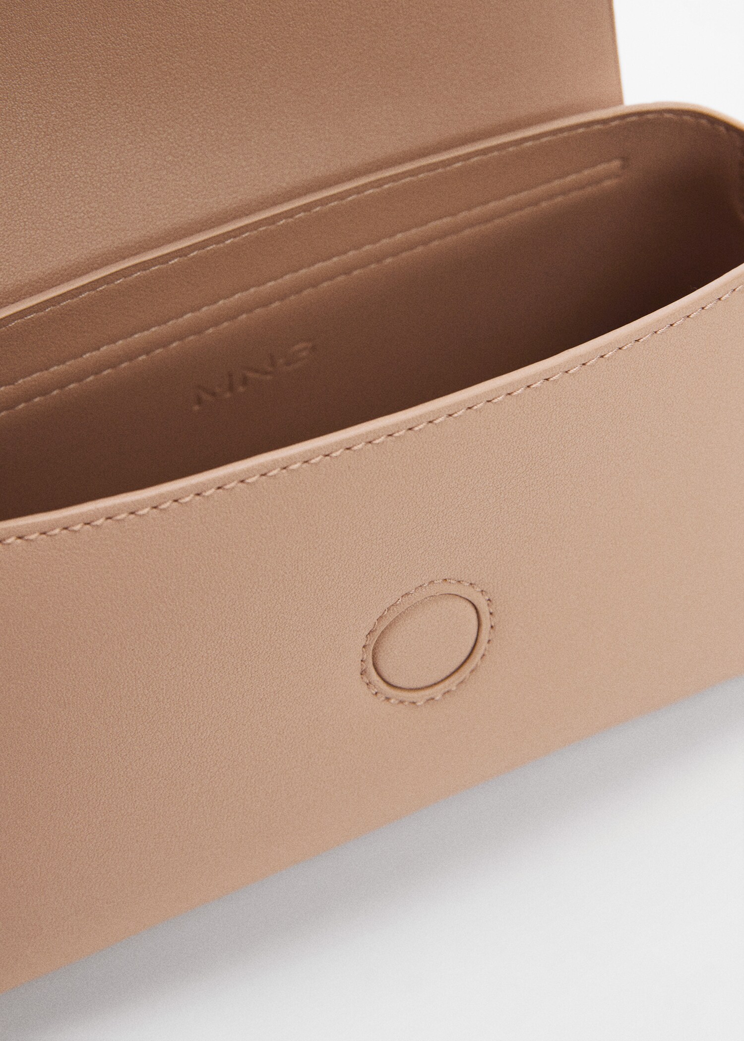 Crossbody bag with flap - Details of the article 3