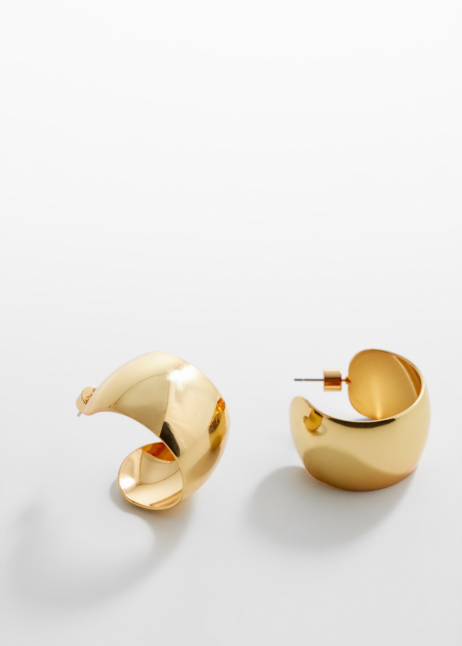 Ohrringe mit breiter Ringform - Detail des Artikels 1