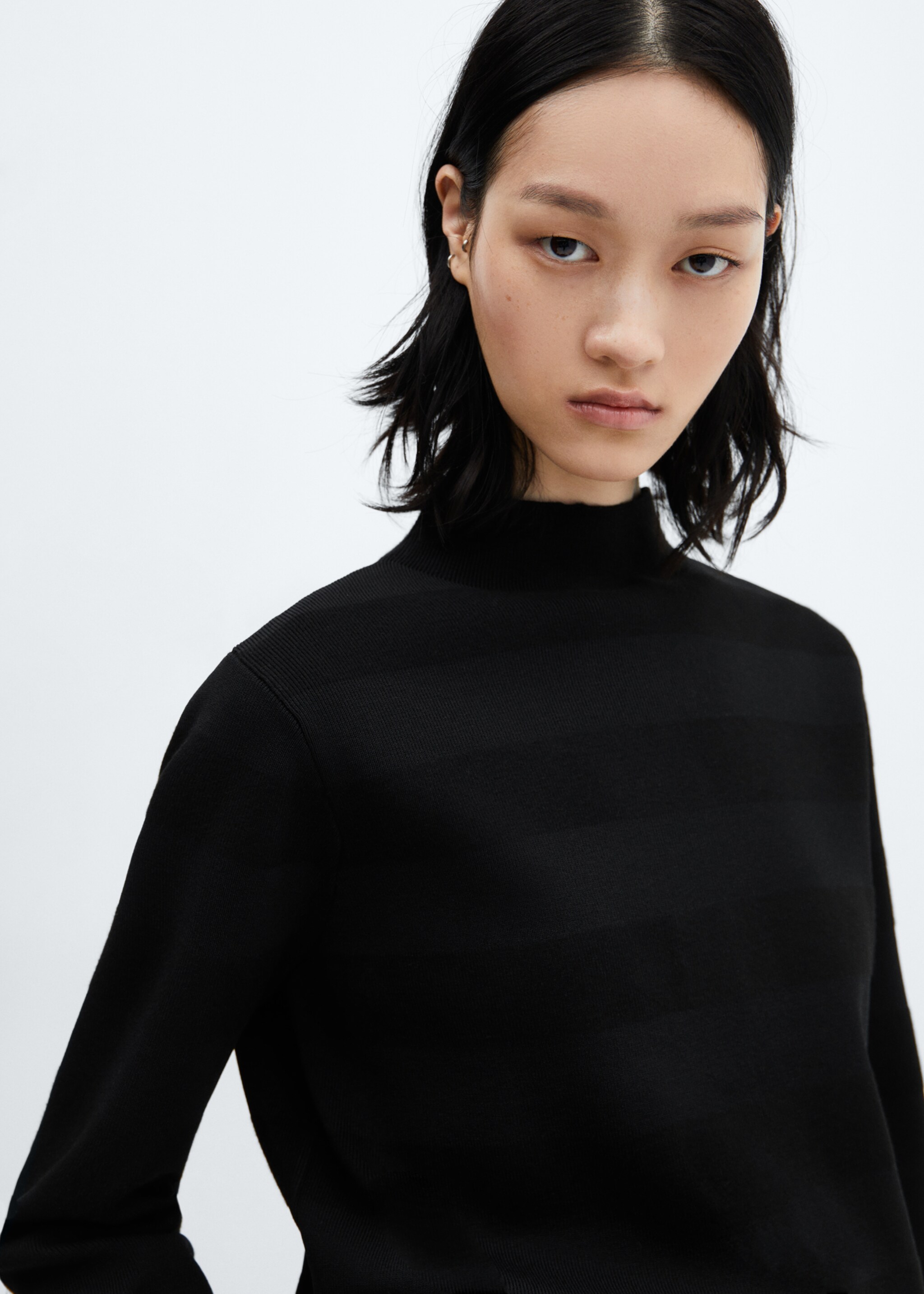 Perkins-neck sweater - Details of the article 1, Black. Ref: 67020457-00.