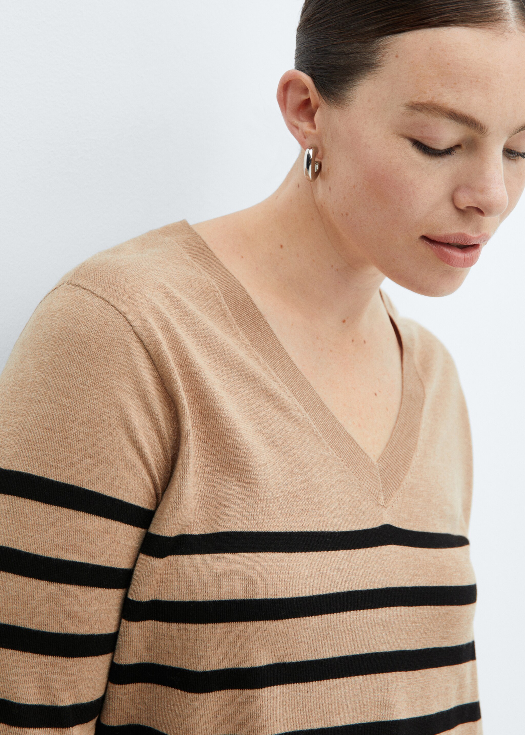 Striped fine-knit sweater - Details of the article 4