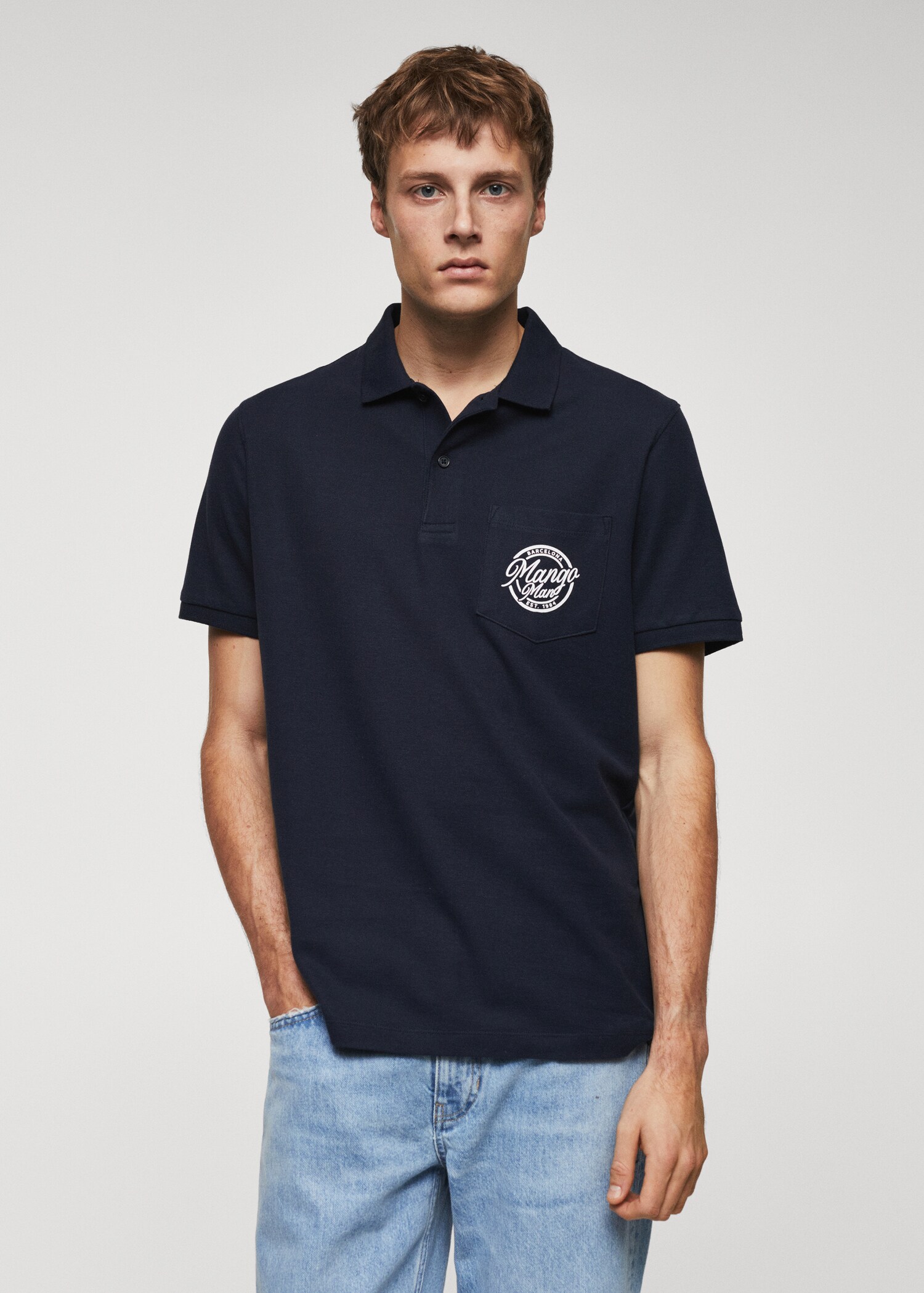 Polo algodón logo - Plano medio