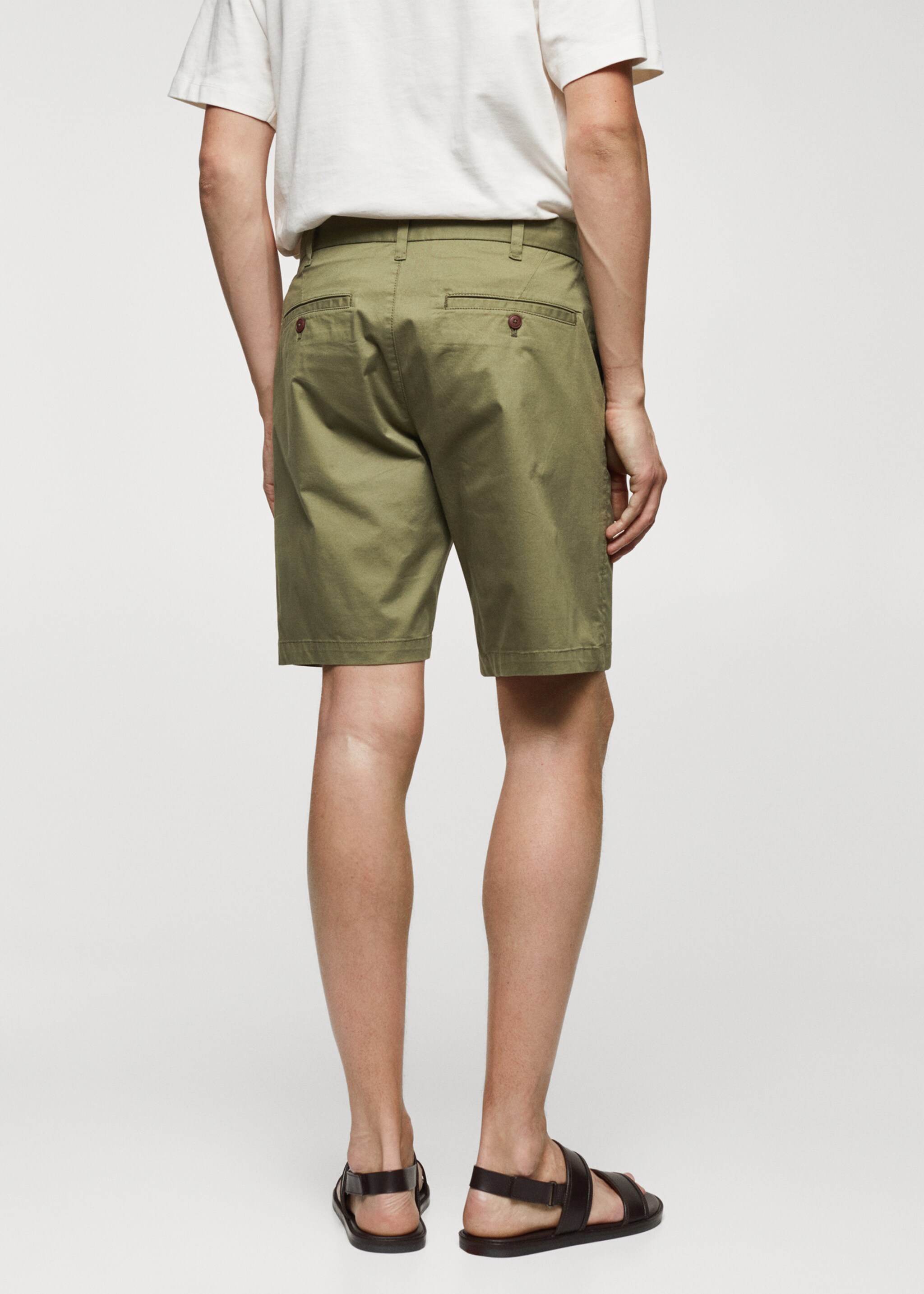 Slim-Fit-Bermudashorts im Chino-Stil aus Baumwolle - Rückseite des Artikels