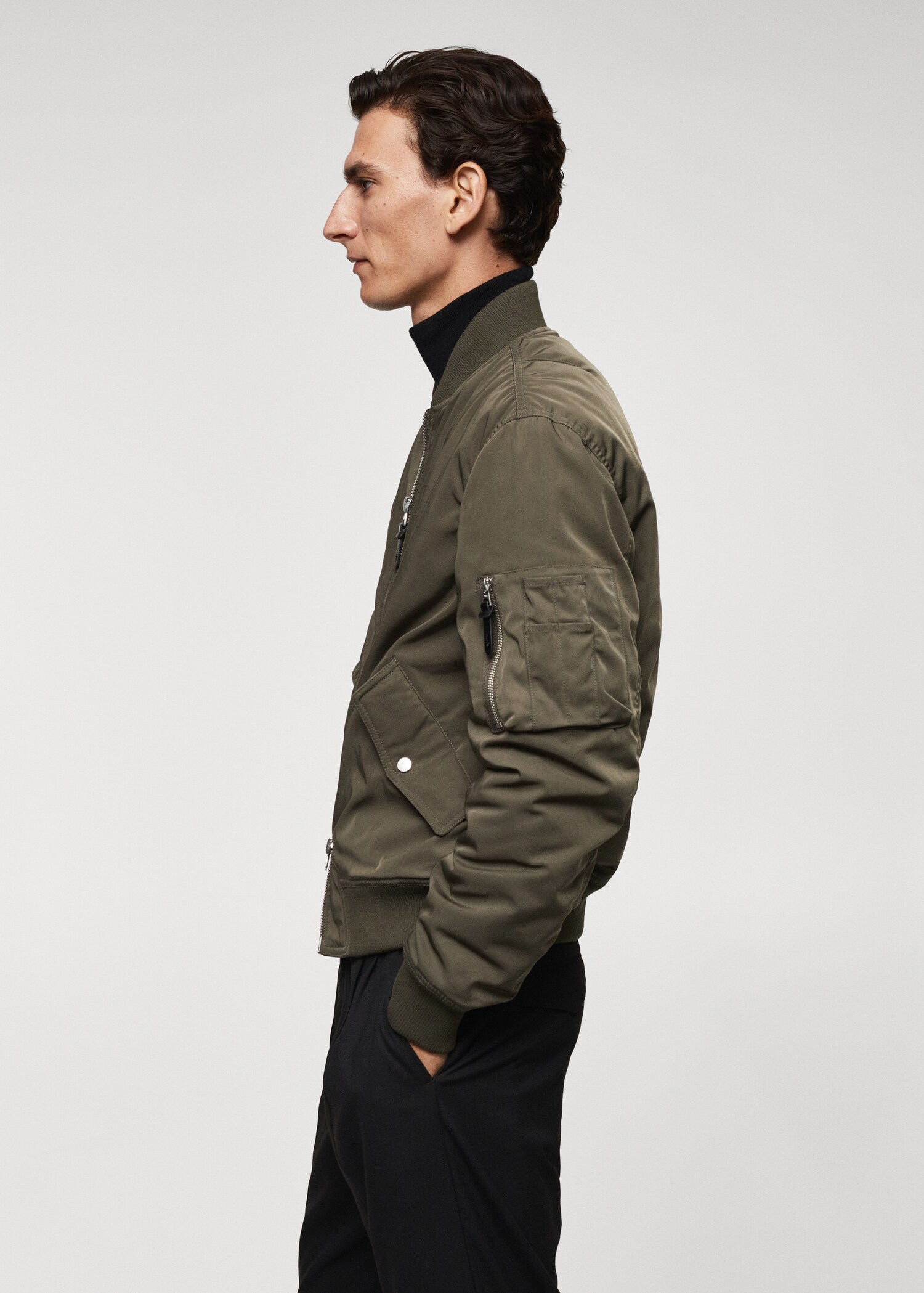 Chaqueta bomber repelente al agua - Details of the article 2