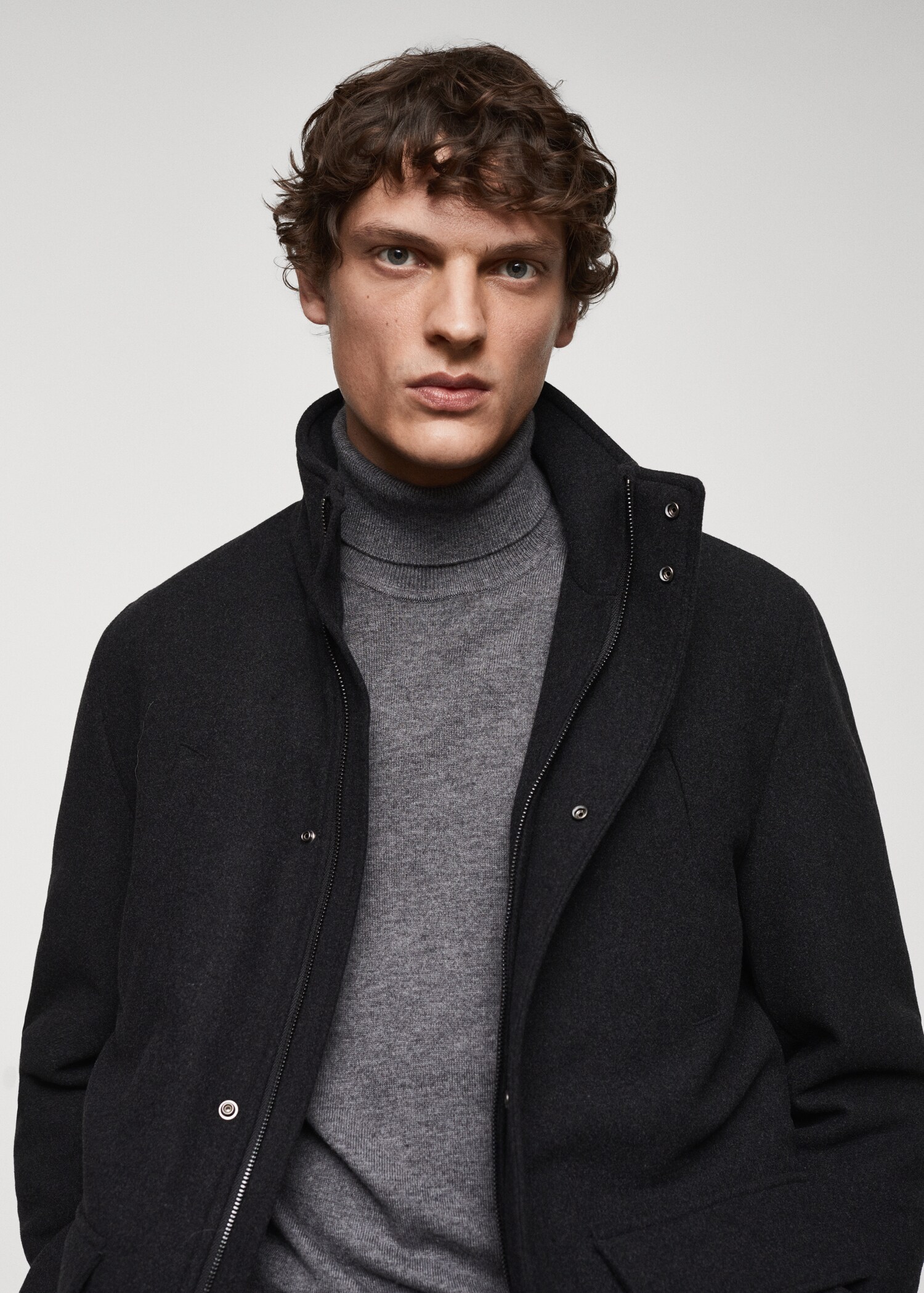 Short wool coat with pockets - Details of the article 1