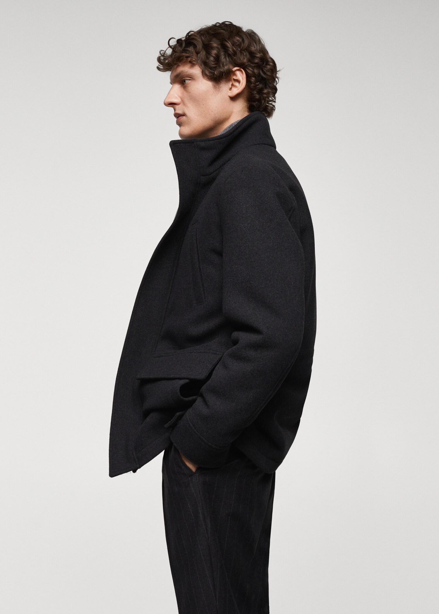 Short wool coat with pockets - Details of the article 2