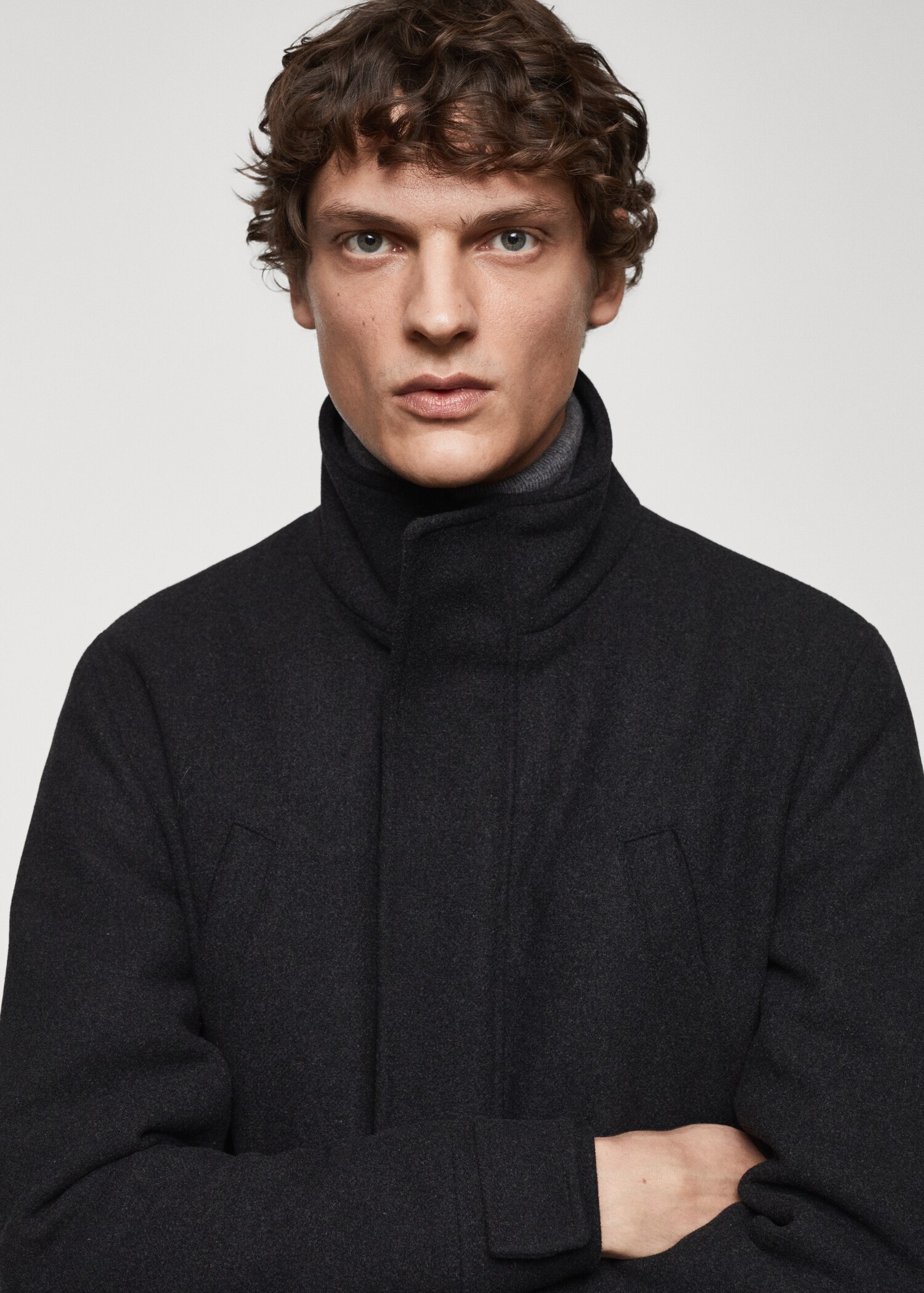 Short wool coat with pockets - Details of the article 4
