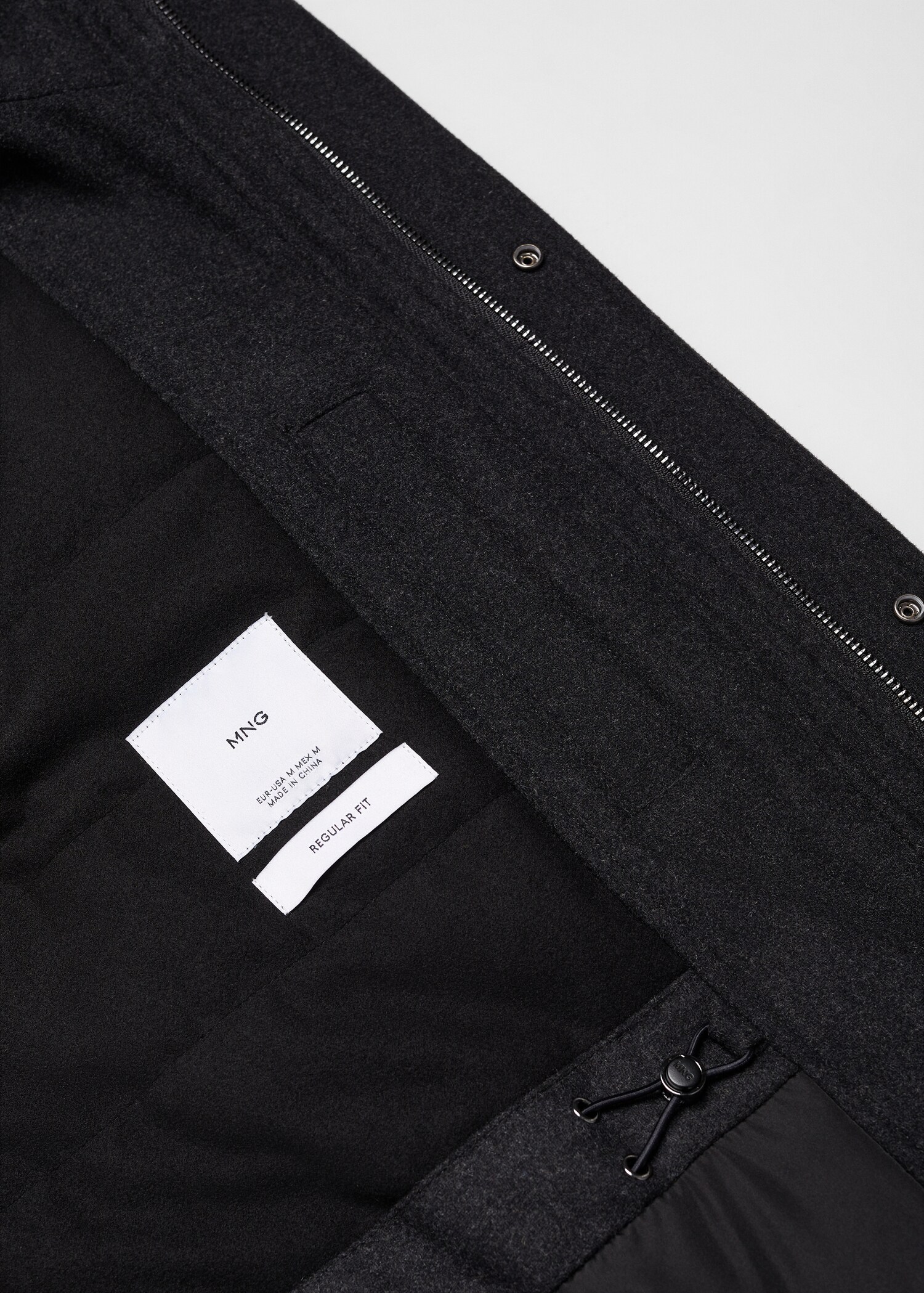 Short wool coat with pockets - Details of the article 8