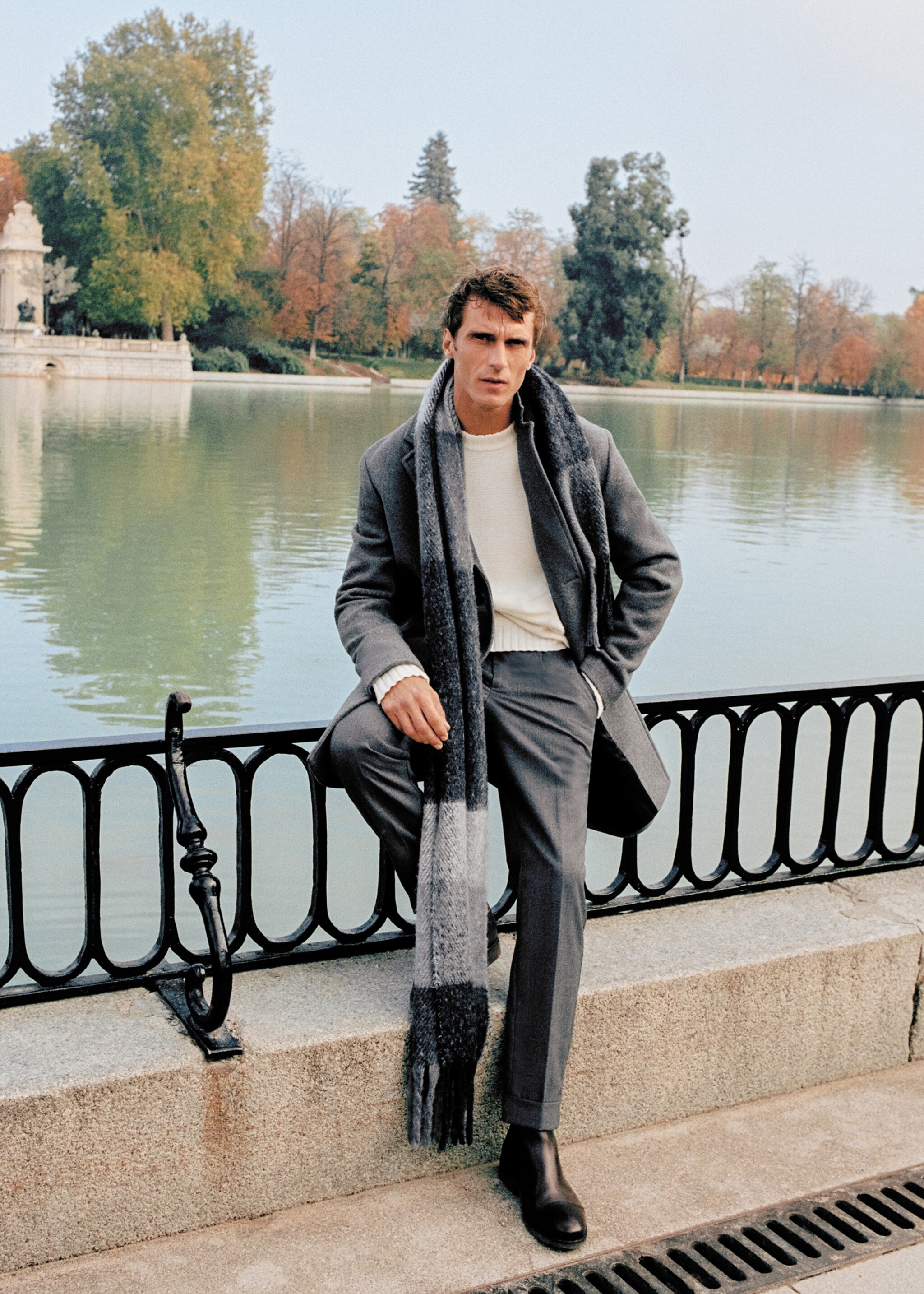 Lightweight recycled wool coat - Details of the article 6, Light Heather Grey. Ref: 67020628-00.