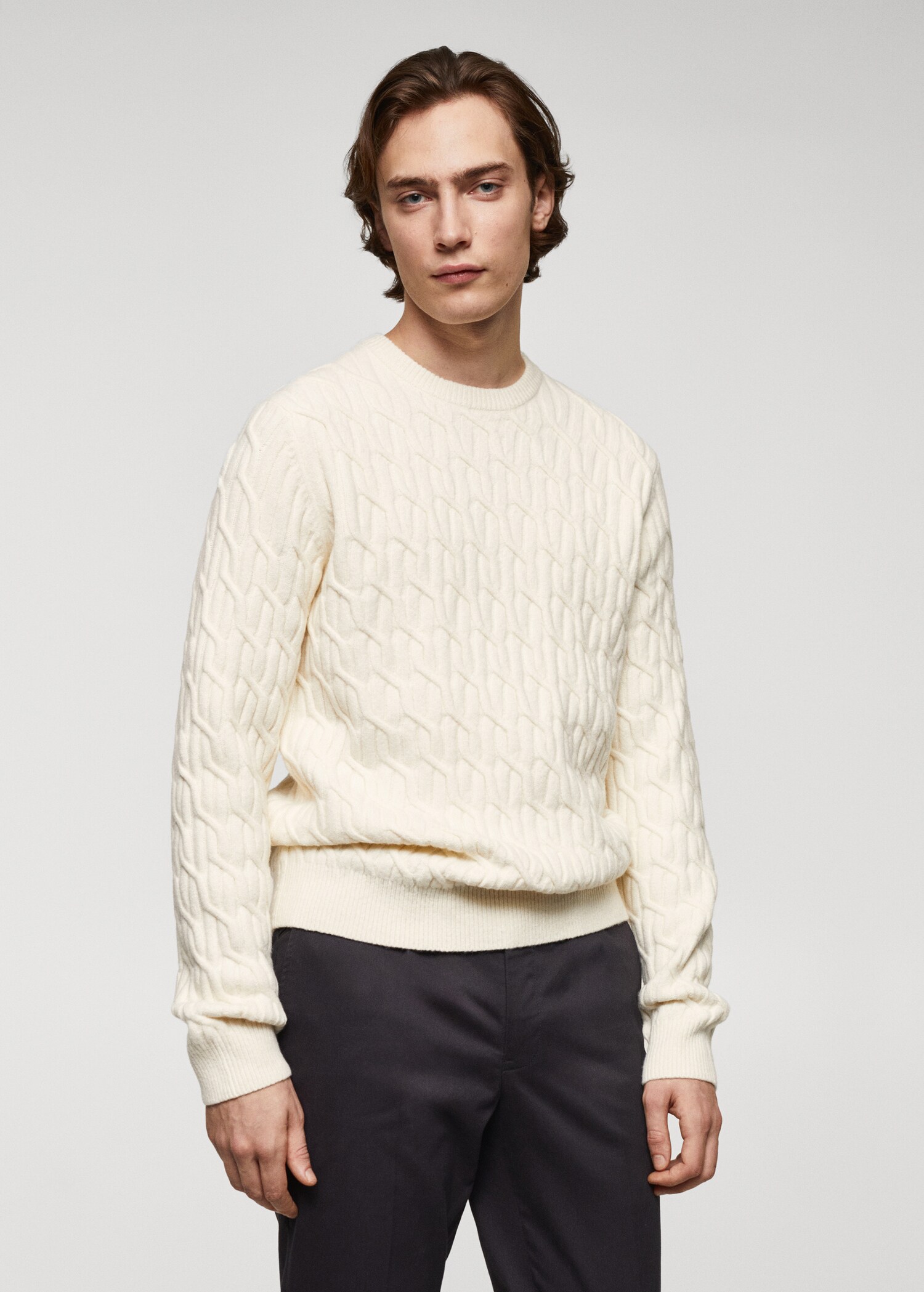 Pull-over maille tressée - Plan moyen