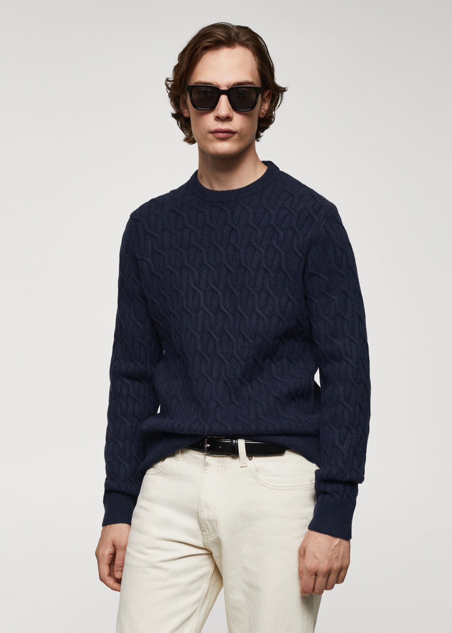 Pull-over maille tressée - Plan moyen