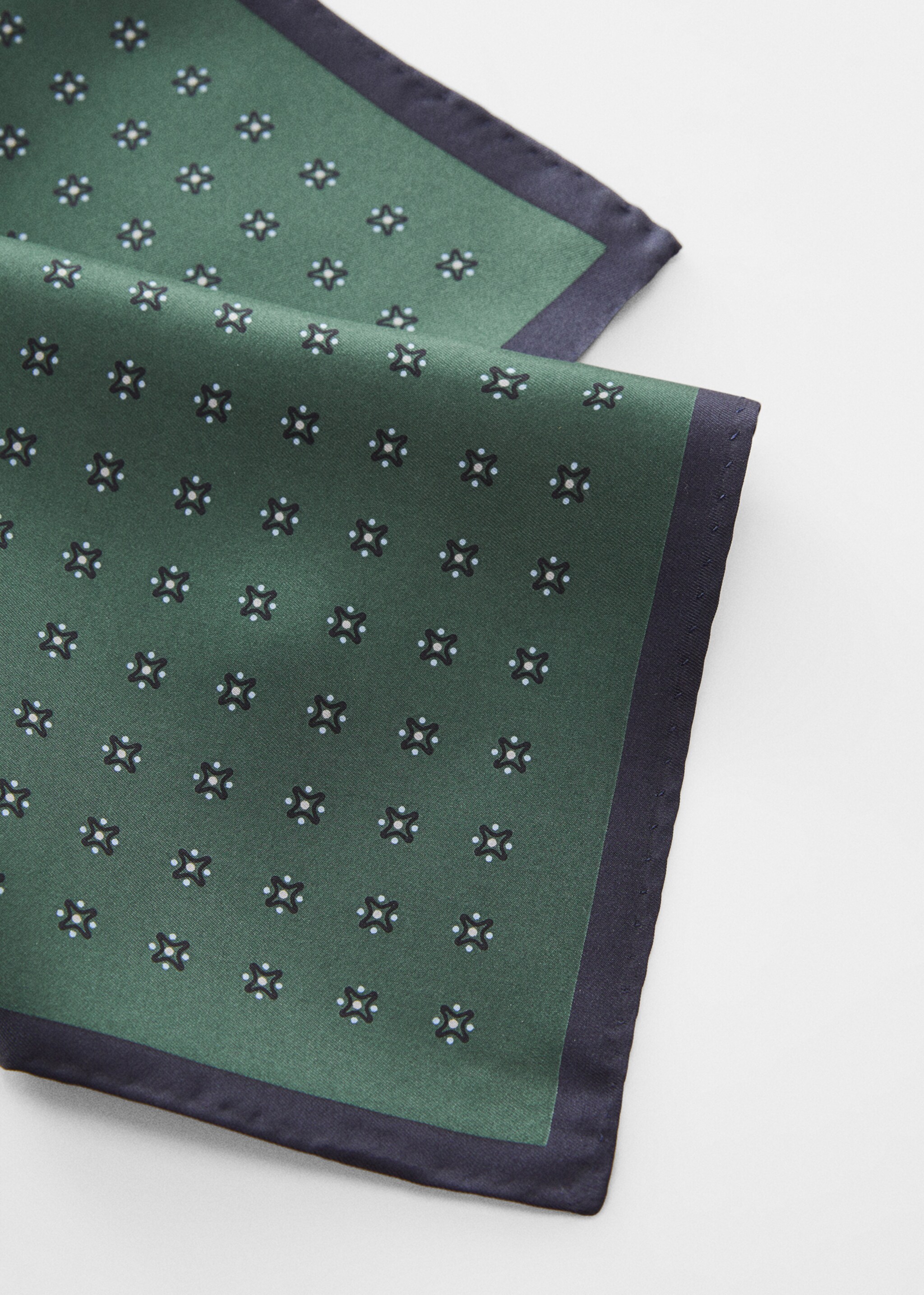 Printed silk pocket square - Details of the article 1, Dark Green. Ref: 67020673-00.