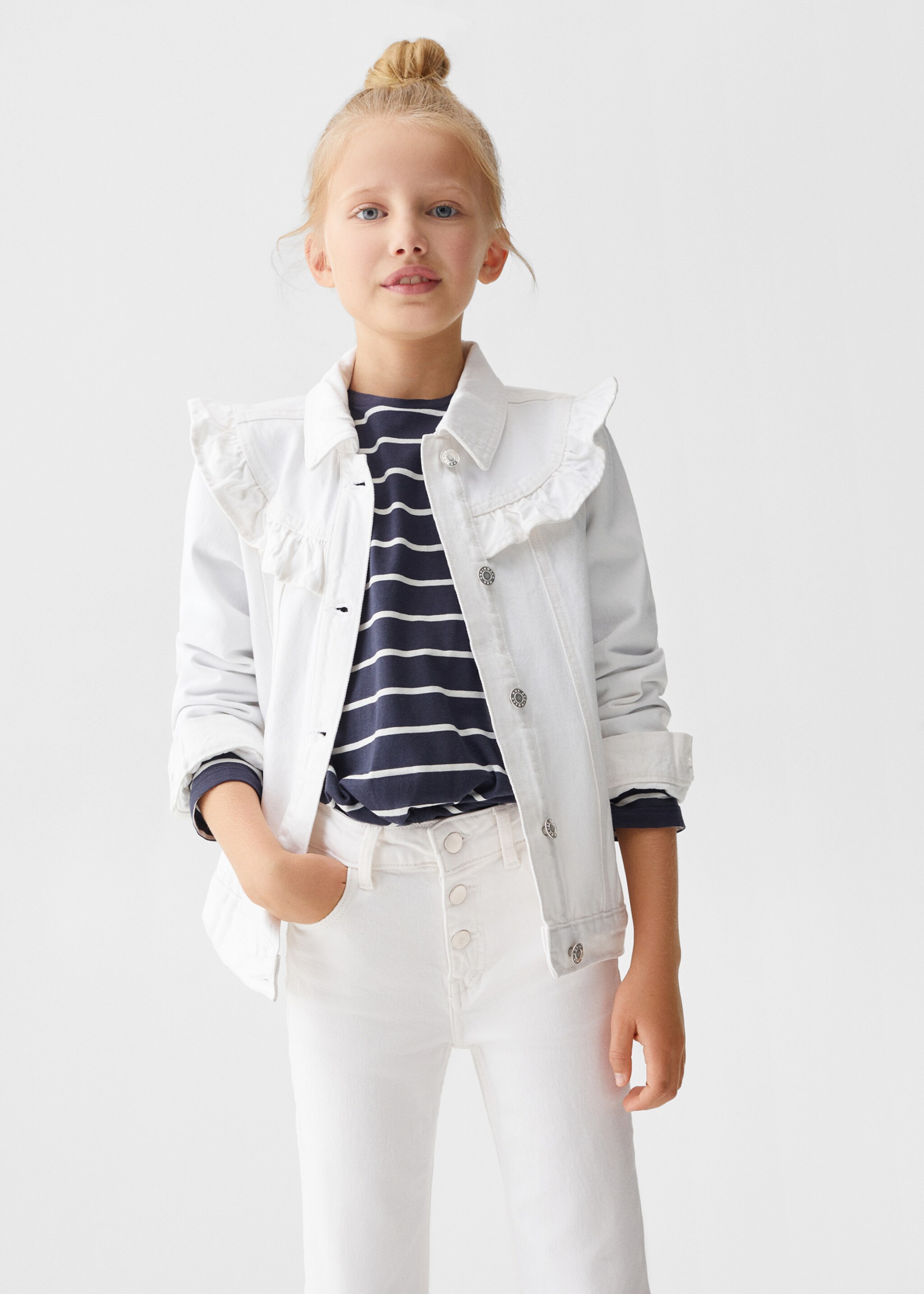 Jeans flare botones - Plano medio