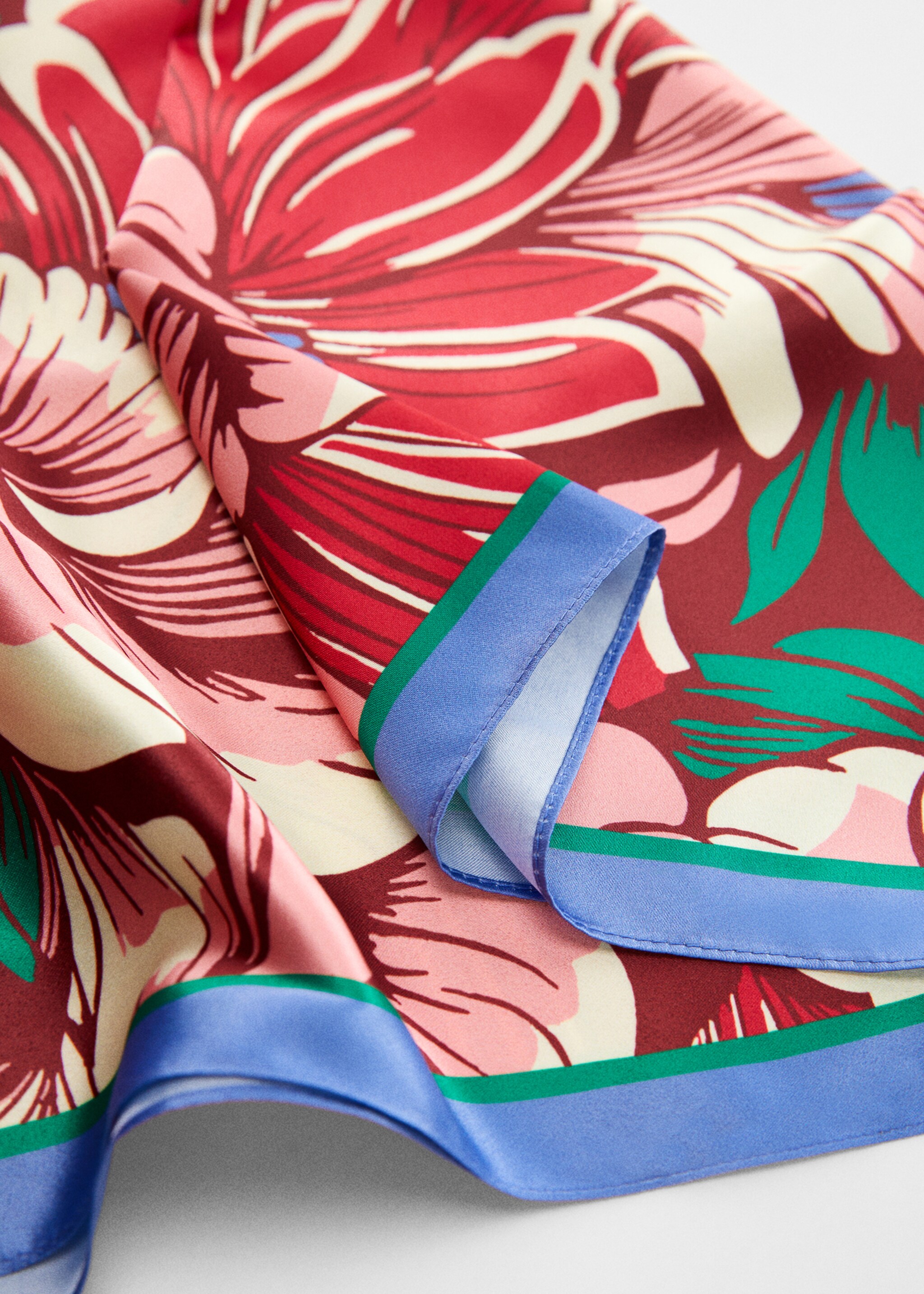 Floral print scarf - Details of the article 1, Burgundy. Ref: 67022923-00.