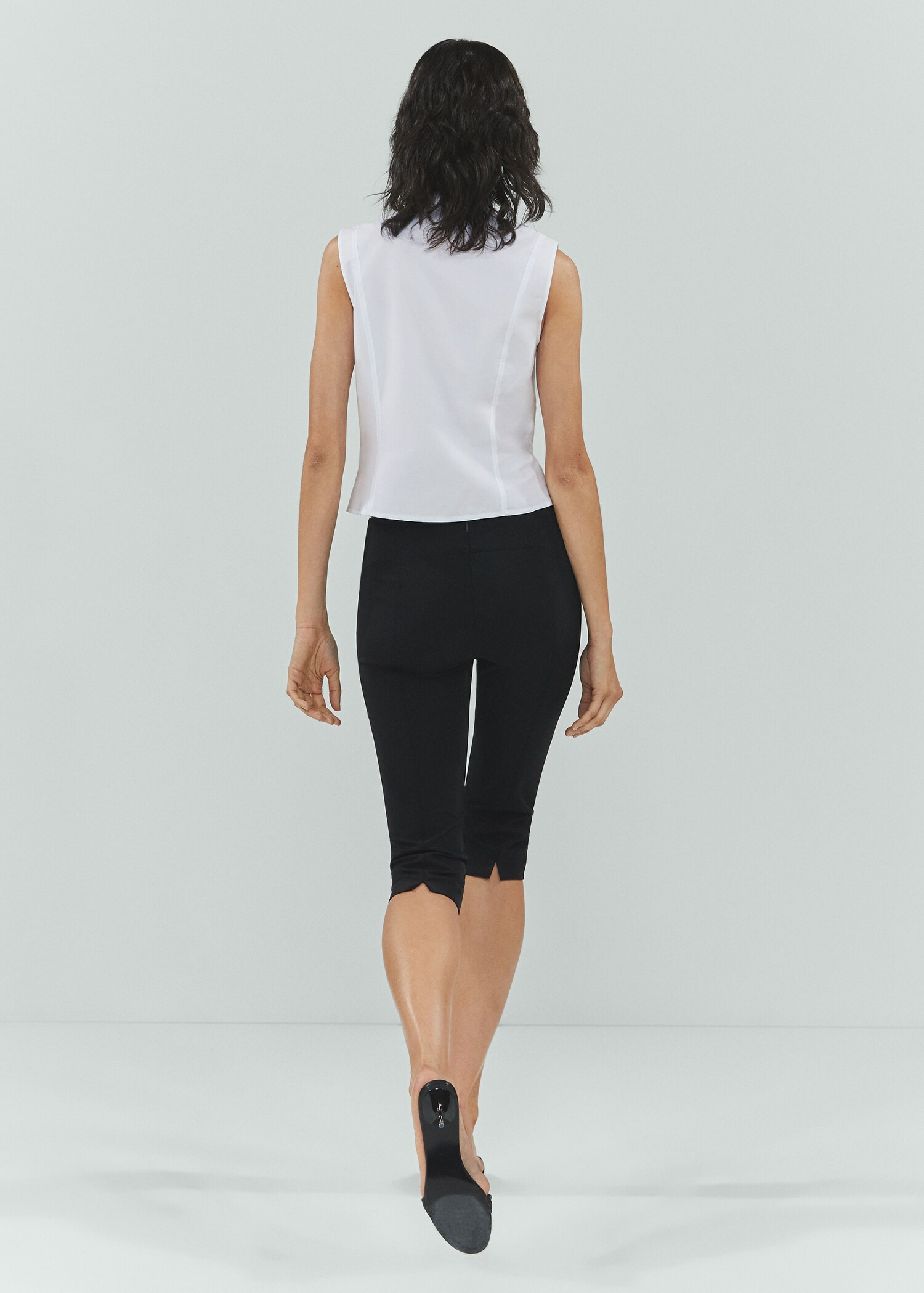Katoenen mouwloze blouse met rits - Achterkant van het artikel