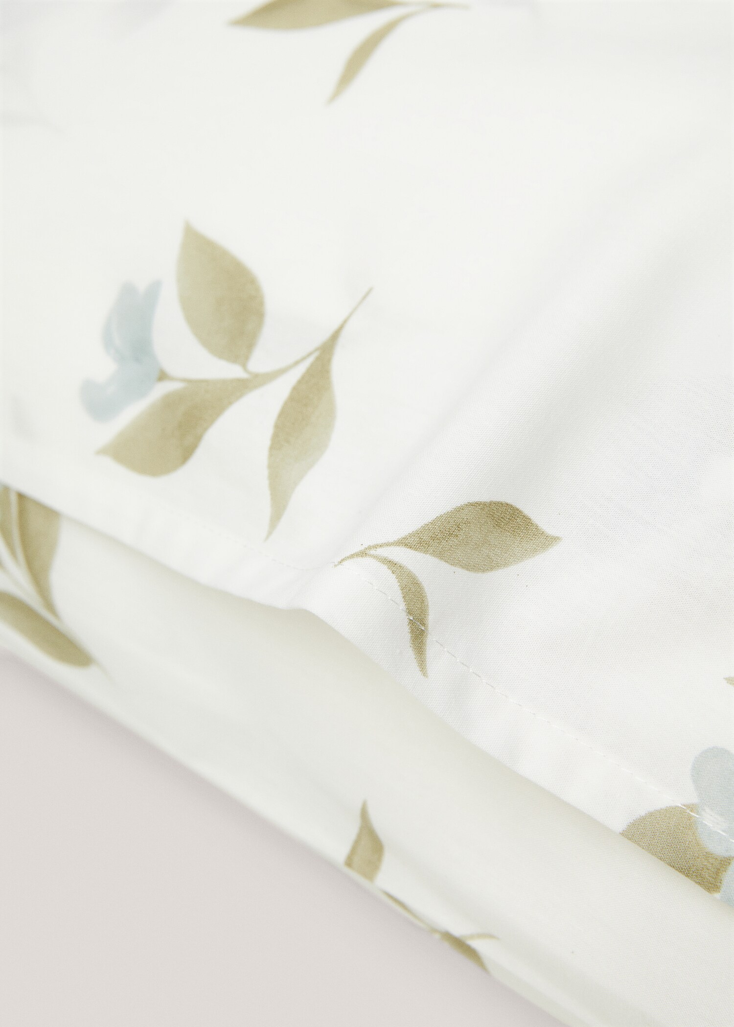 Cotton pillowcase with flowers 60x60cm (Pack of 2) - Details of the article 2