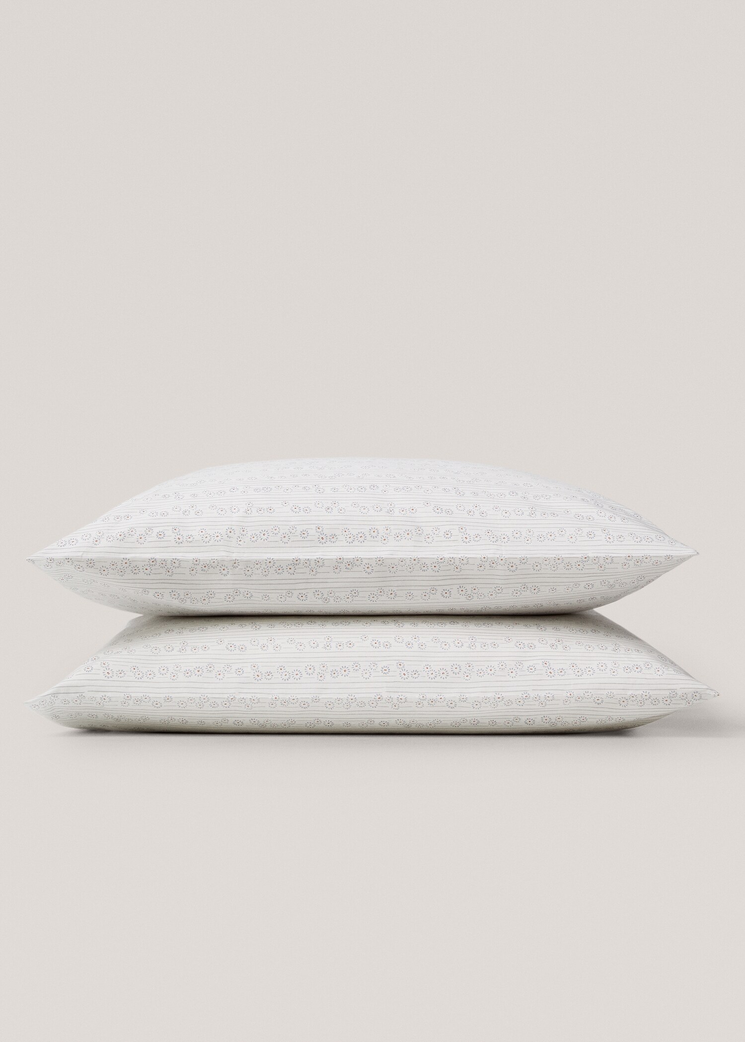 Floral-print cotton pillowcase 60x60cm - Details of the article 1