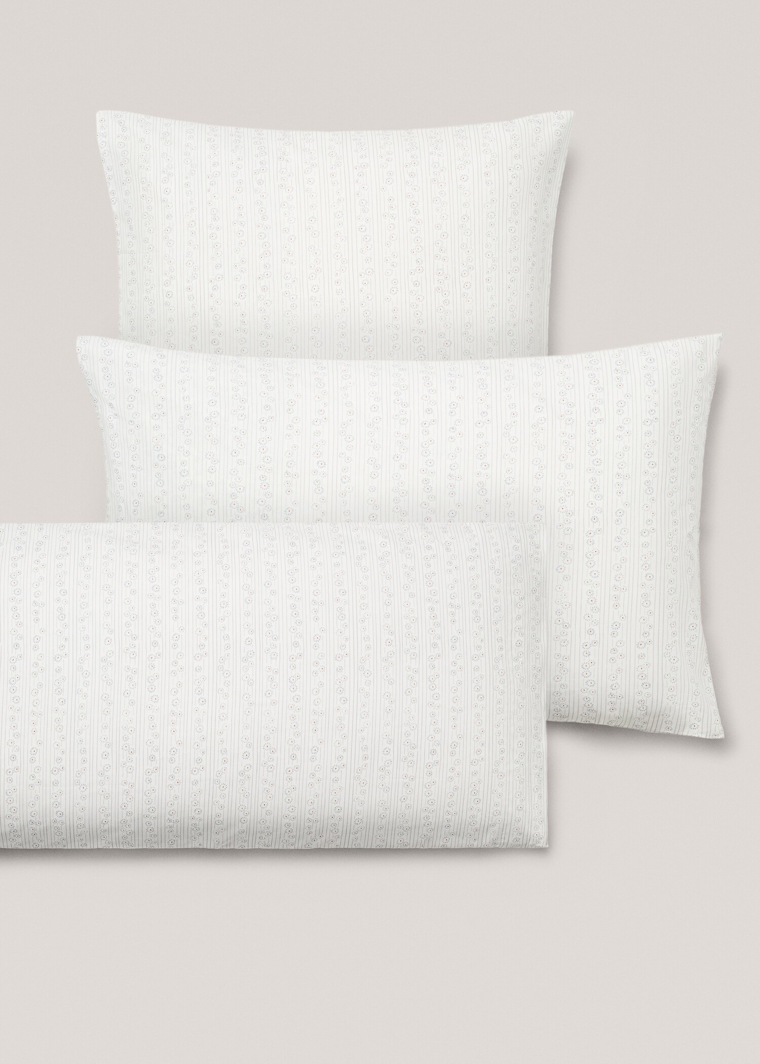 Floral-print cotton pillowcase 60x60cm - Details of the article 4