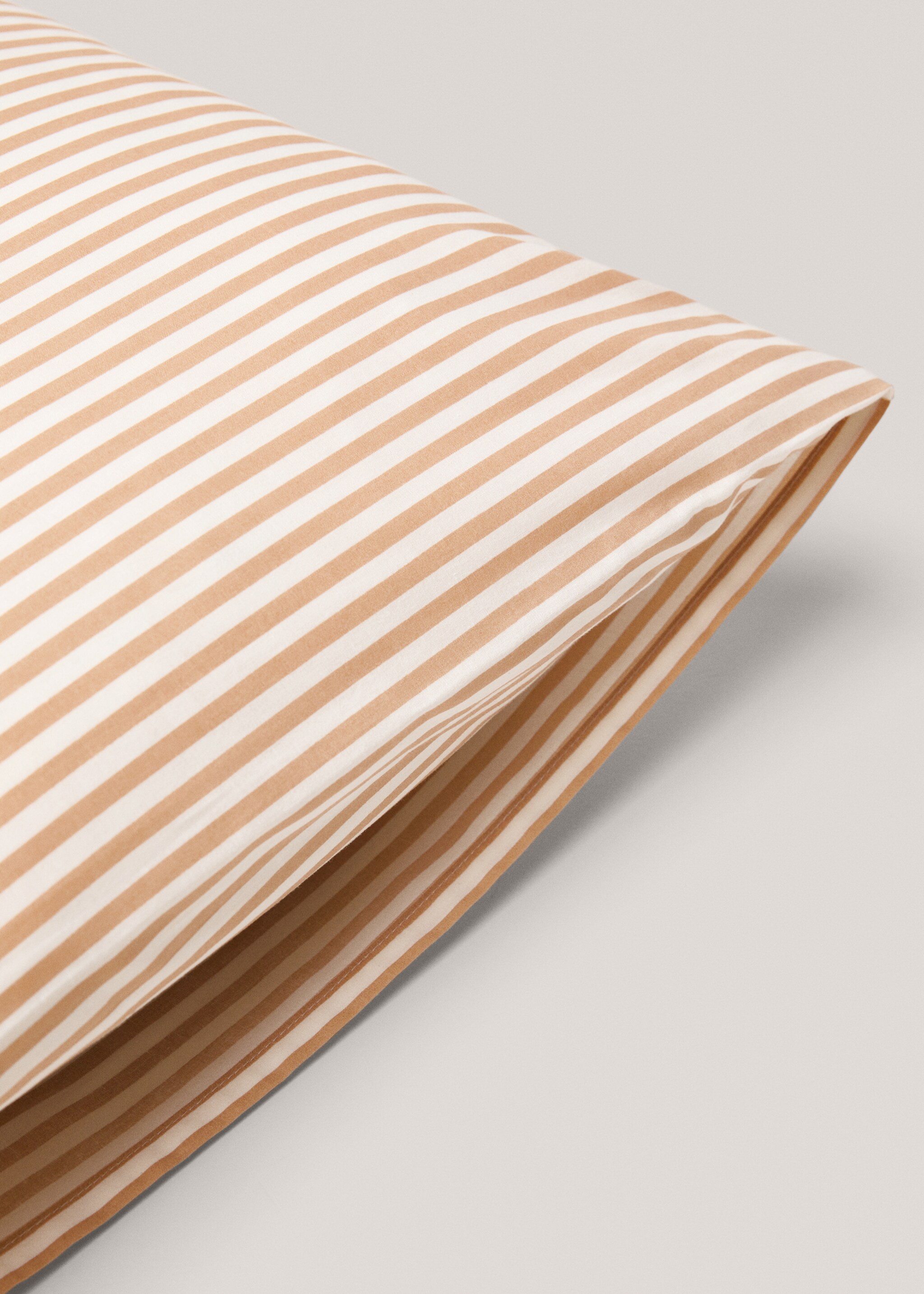 Gestreifter Kissenbezug aus Baumwolle 60 x 60 cm (2er-Pack) - Detail des Artikels 2