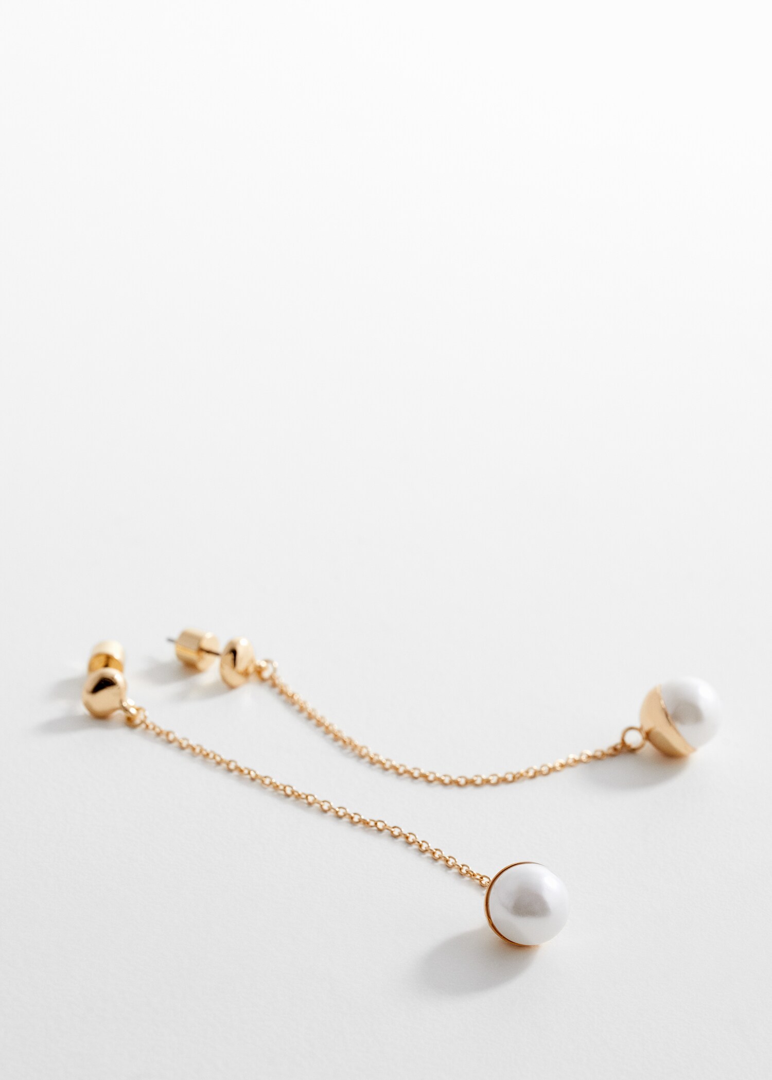 Boucles d’oreilles pendantes perles - Plan moyen