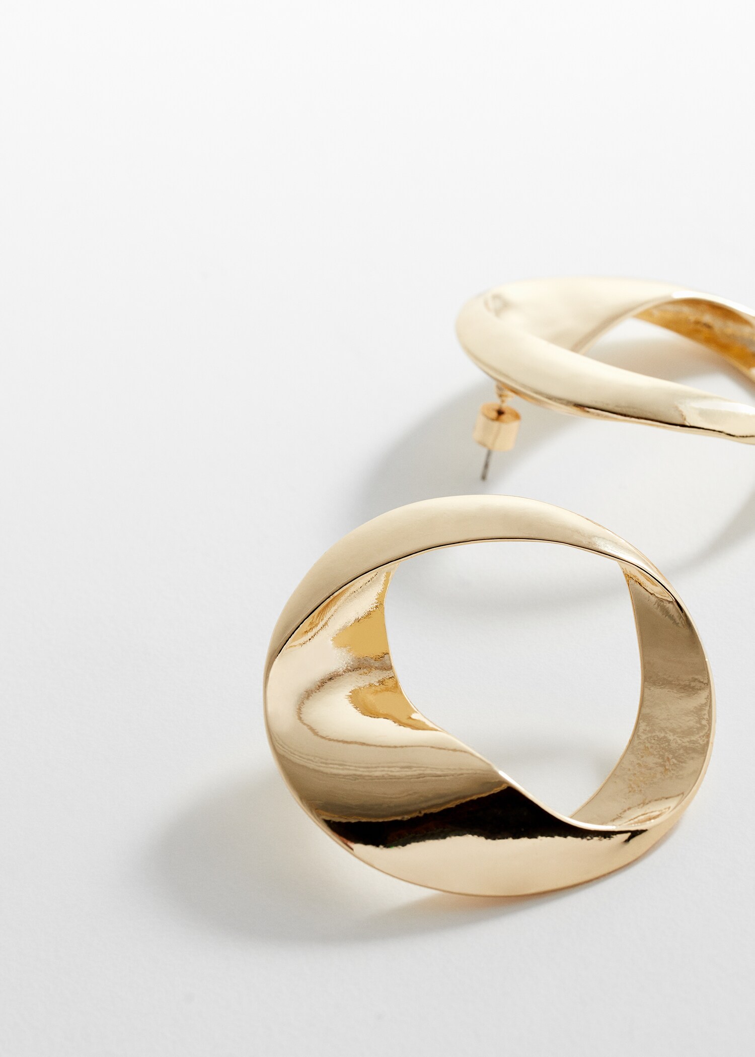 Twisted hoop earrings - Medium plane