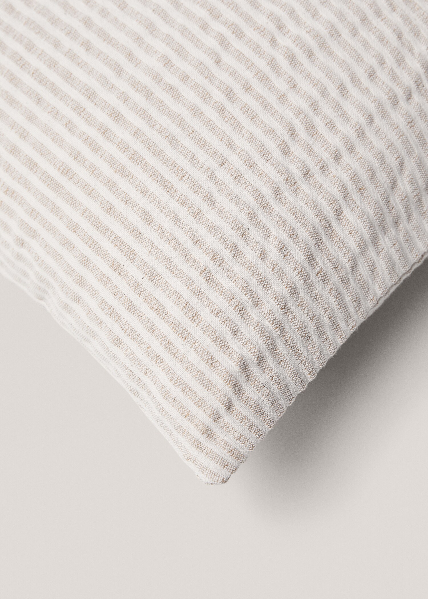 Textured striped cushion case 45x45cm - Details of the article 2