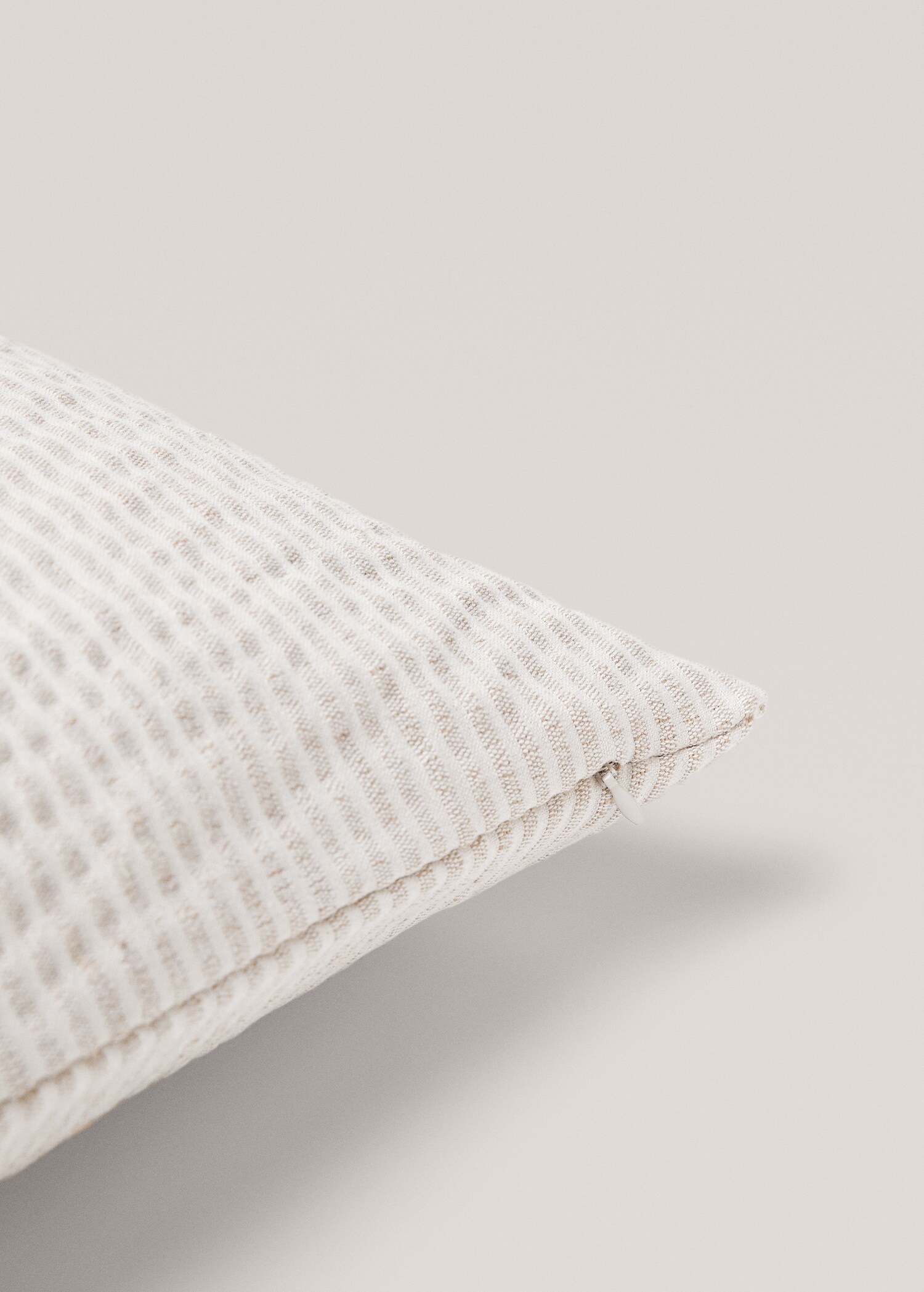 Textured striped cushion case 45x45cm - Details of the article 3
