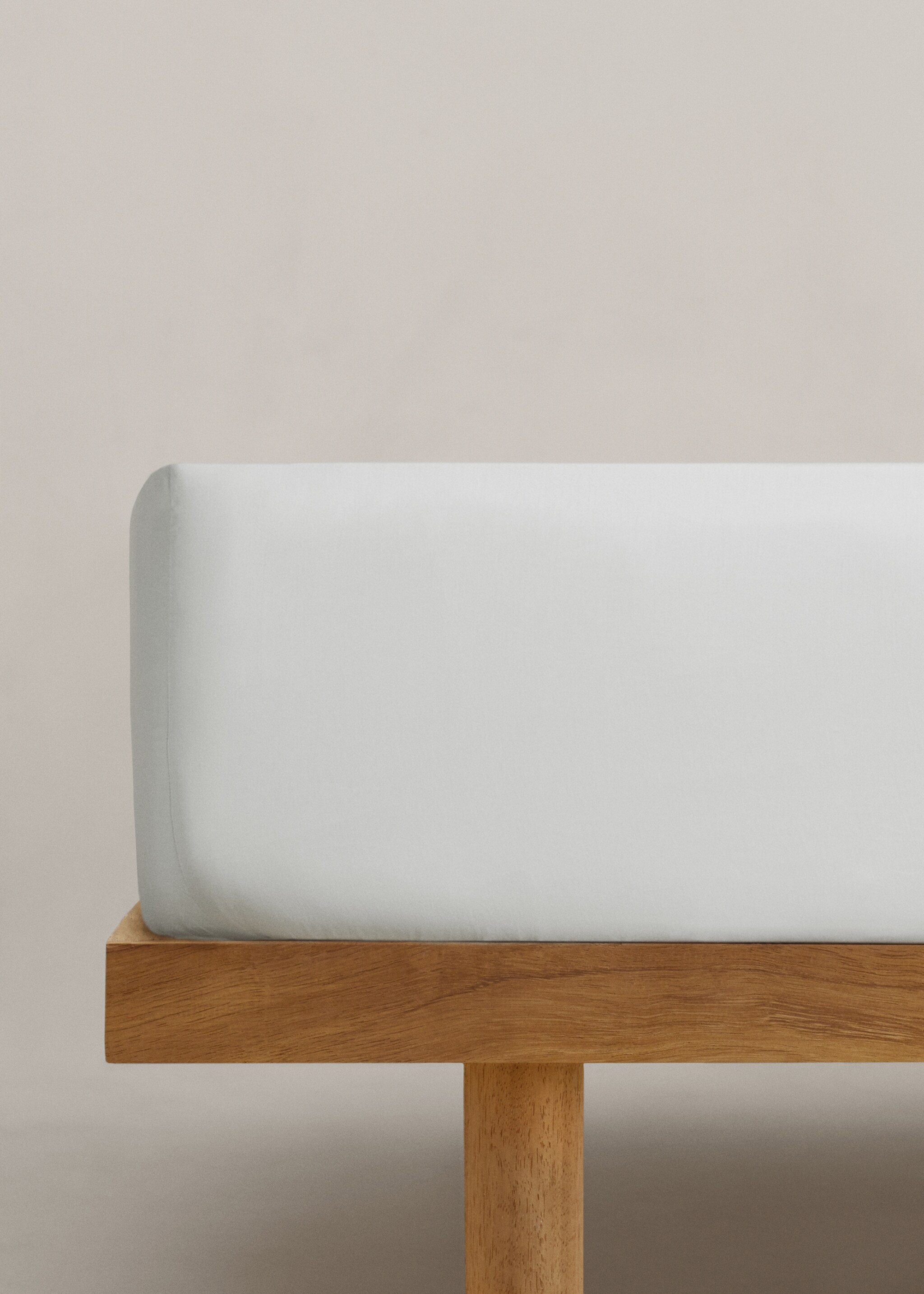 Satin fitted sheet for superking bed - Article without model, Grey. Ref: 67024056-00.