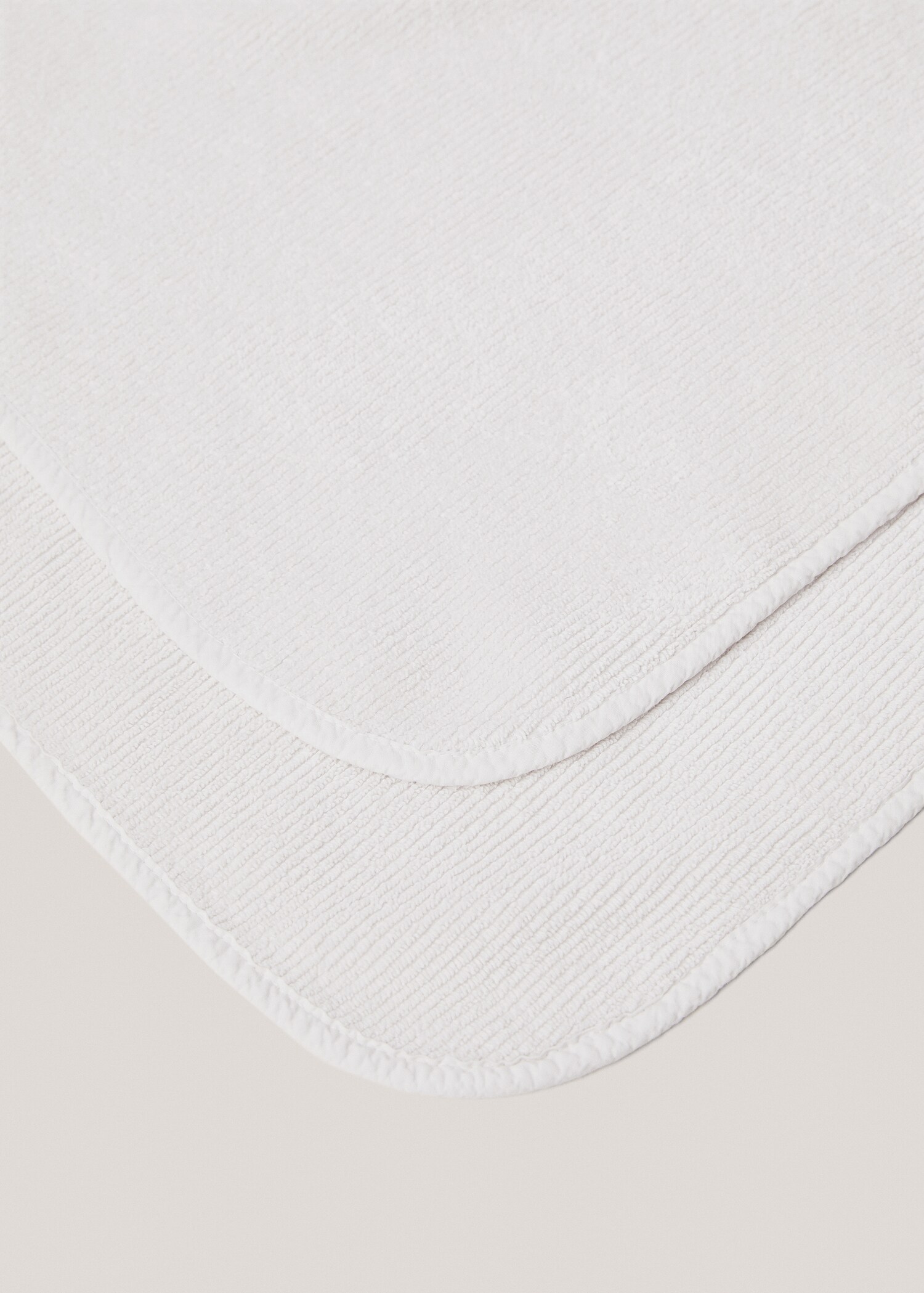 Striped textured bath towel 90x150cm - Details of the article 1