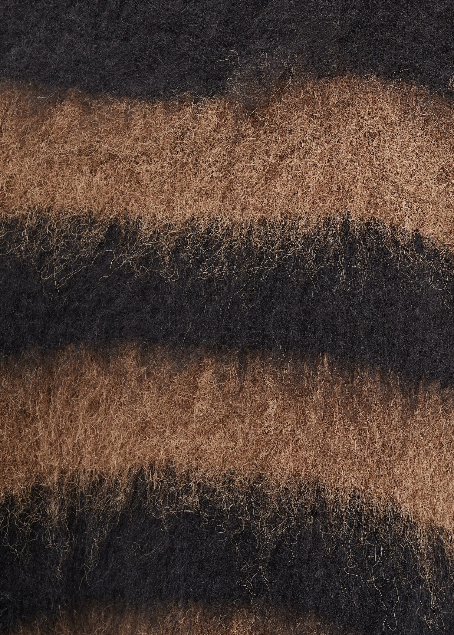 Fur-effect knitted sweater - Details of the article 8