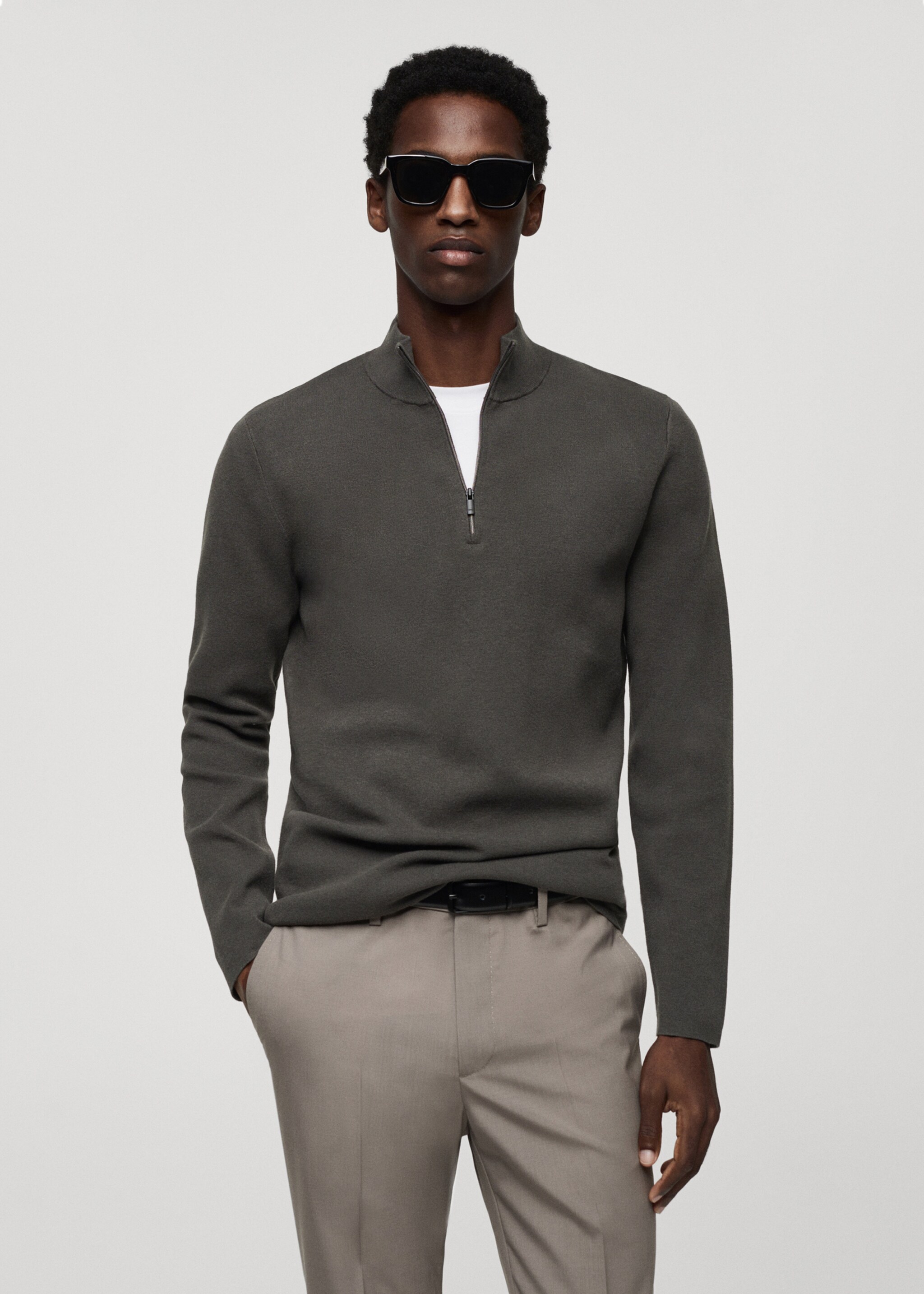 Pullover mit halbhohem Zip-Kragen - Mittlere Ansicht