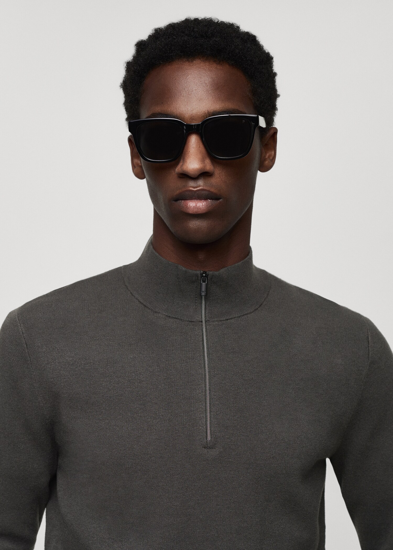 Perkins-neck sweater with zip - Details of the article 1