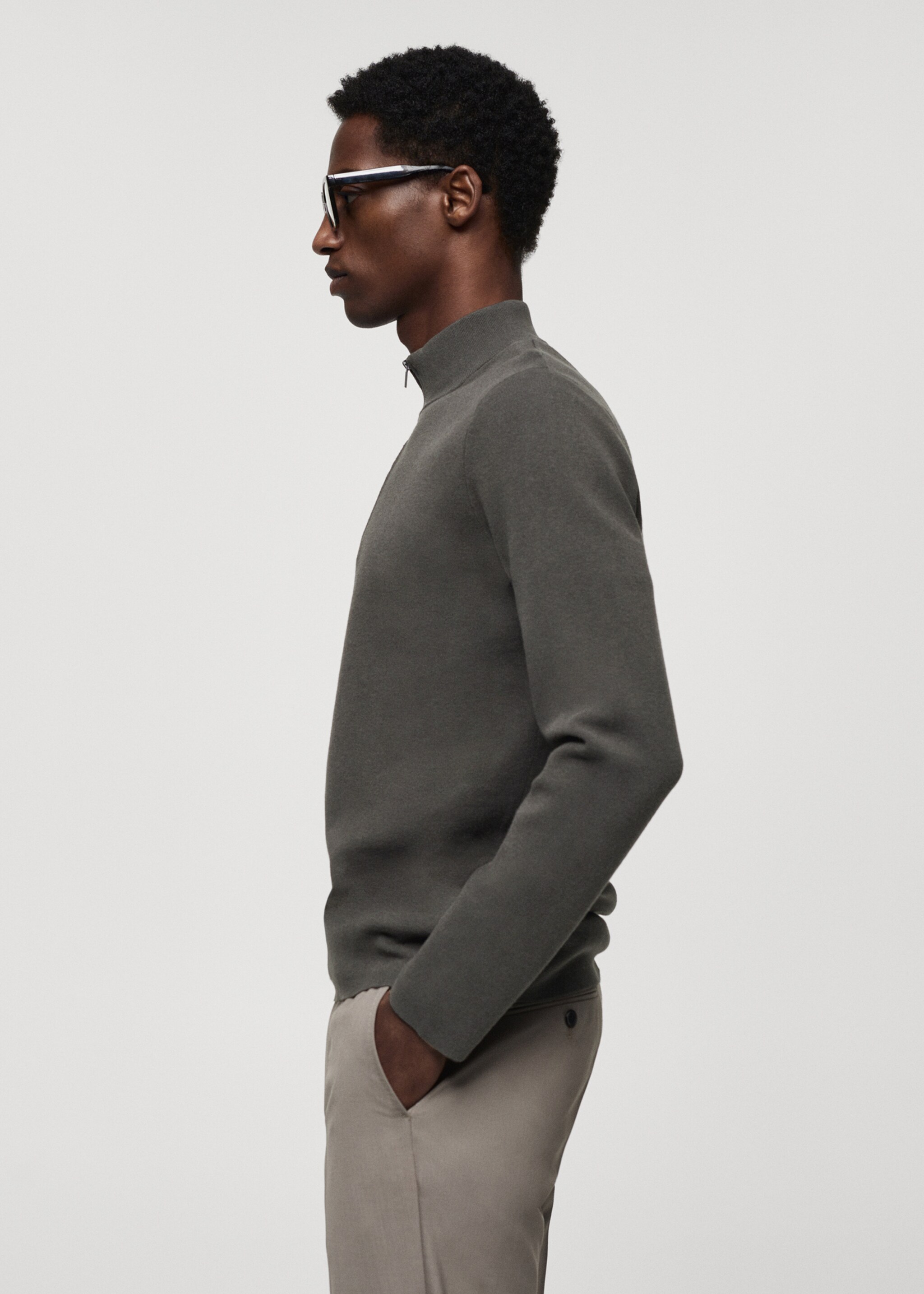 Pullover mit halbhohem Zip-Kragen - Detail des Artikels 2