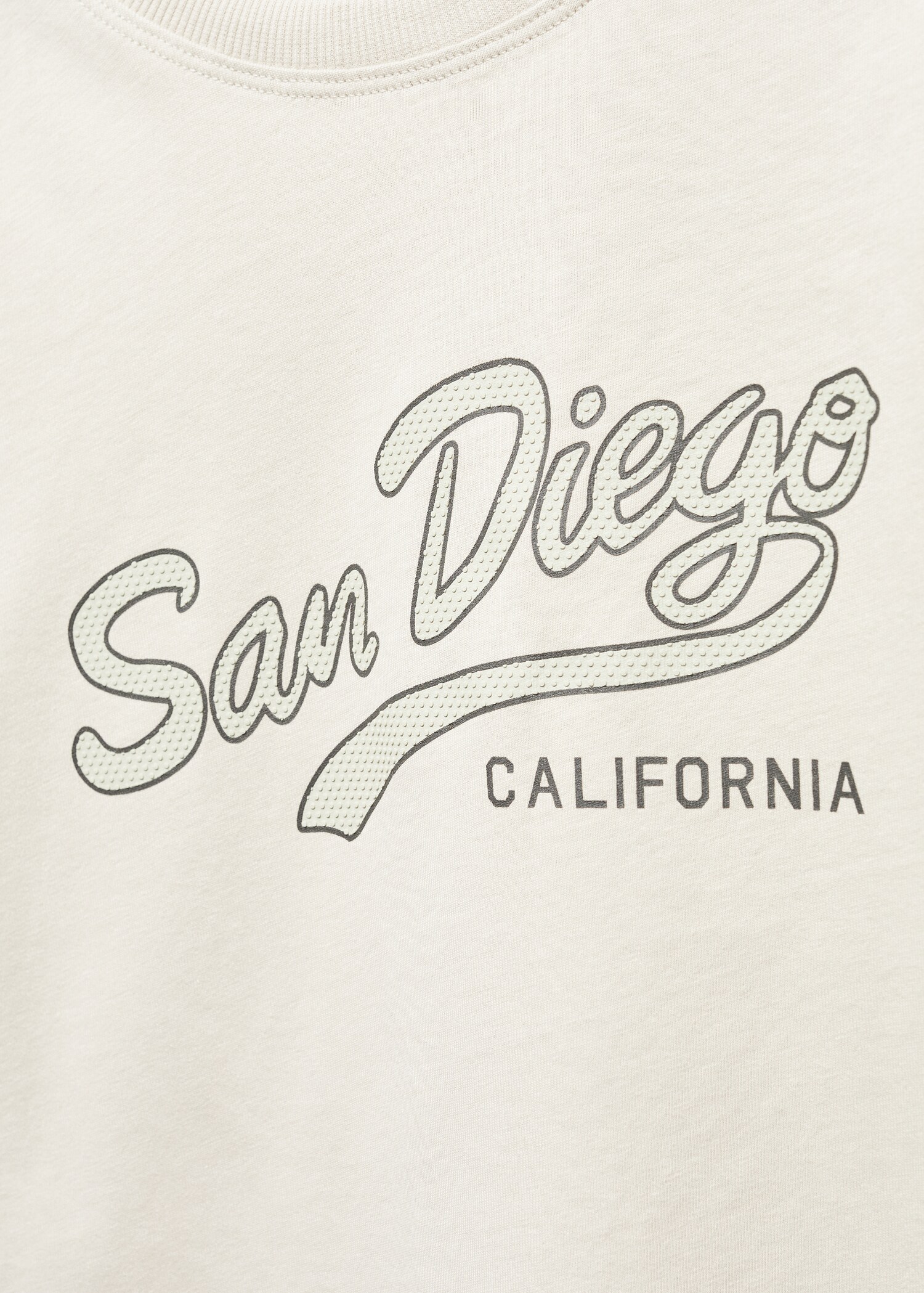 Long-sleeved t-shirt with message - Details of the article 8